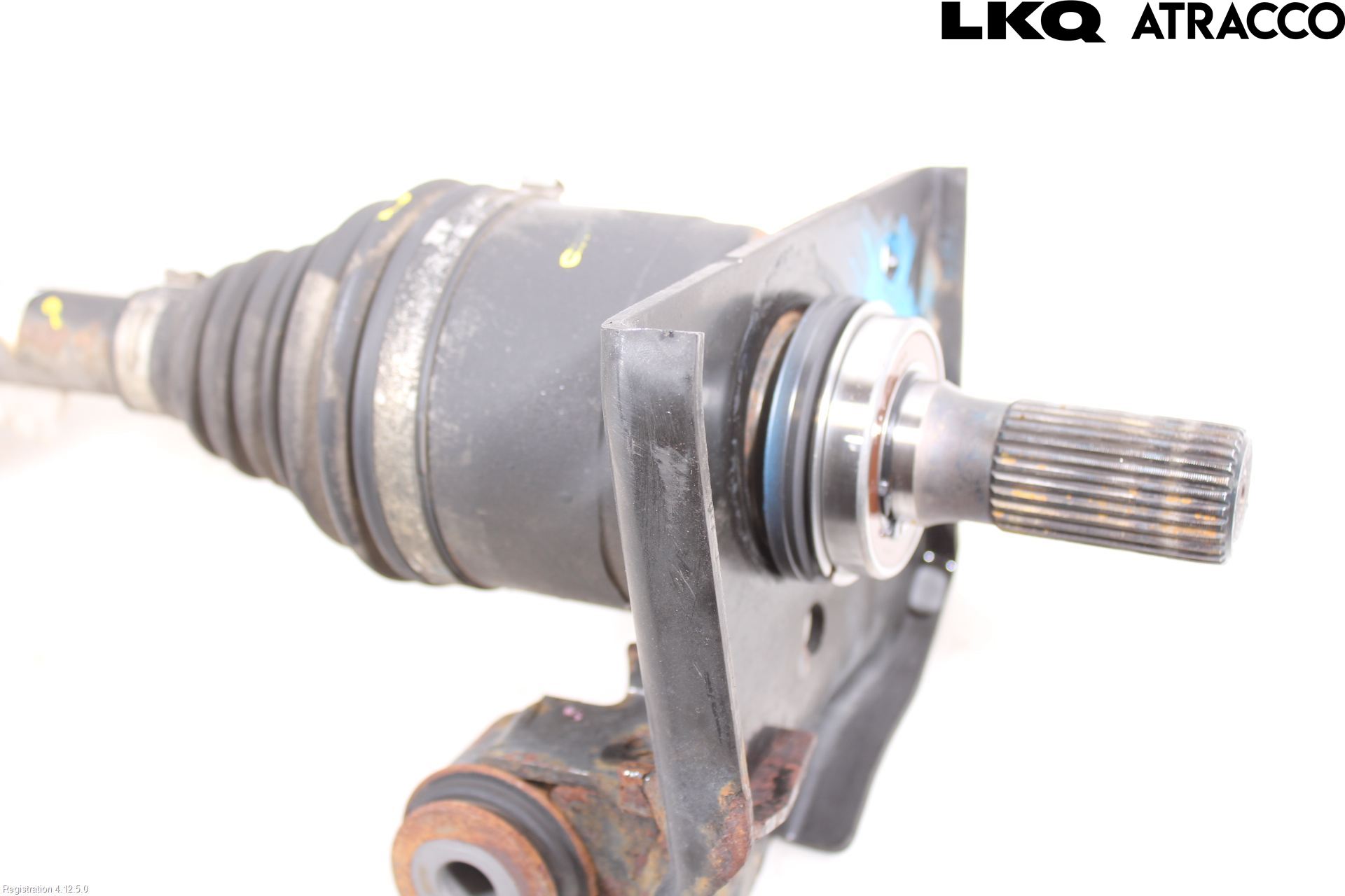 Isuzu D-MAX Drivaxel Fram Höger