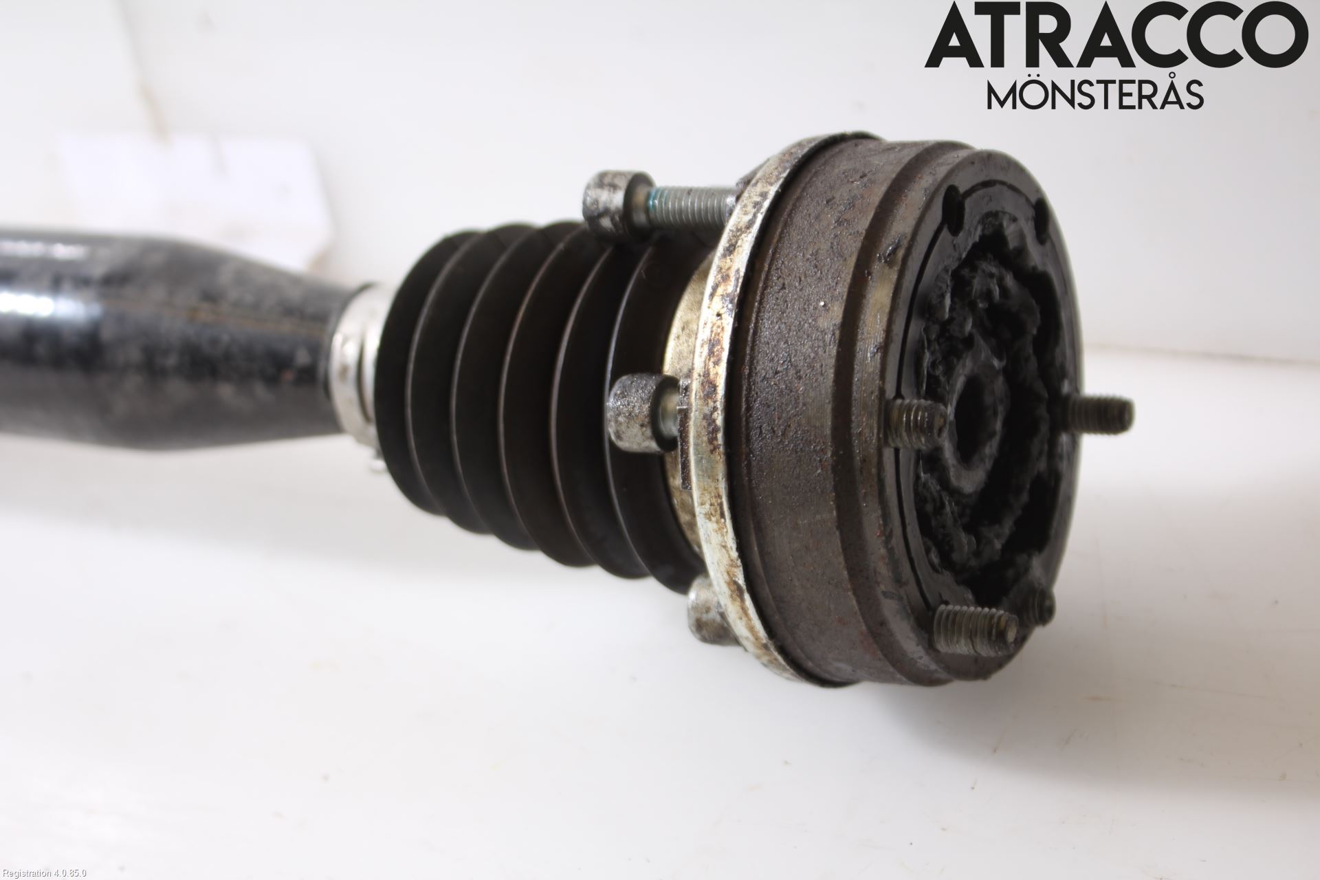 Volkswagen VW POLO 10-17 Drivaxel Fram Höger
