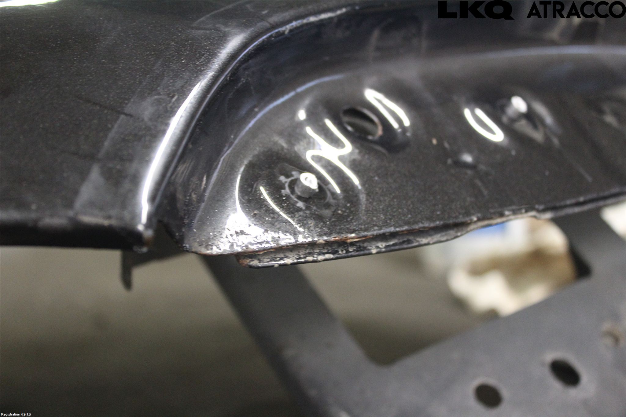 Dacia DUSTER 18-24 Skärm Fram Höger