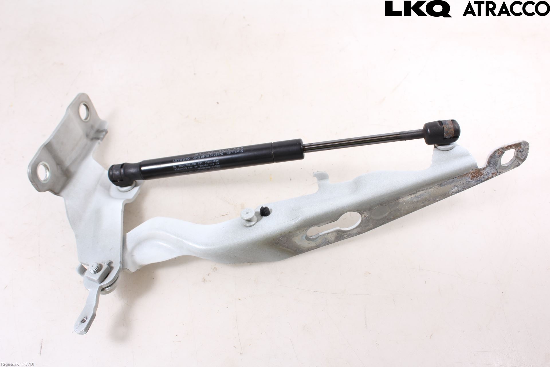 Volvo XC60 14-17 Huvgångjärn