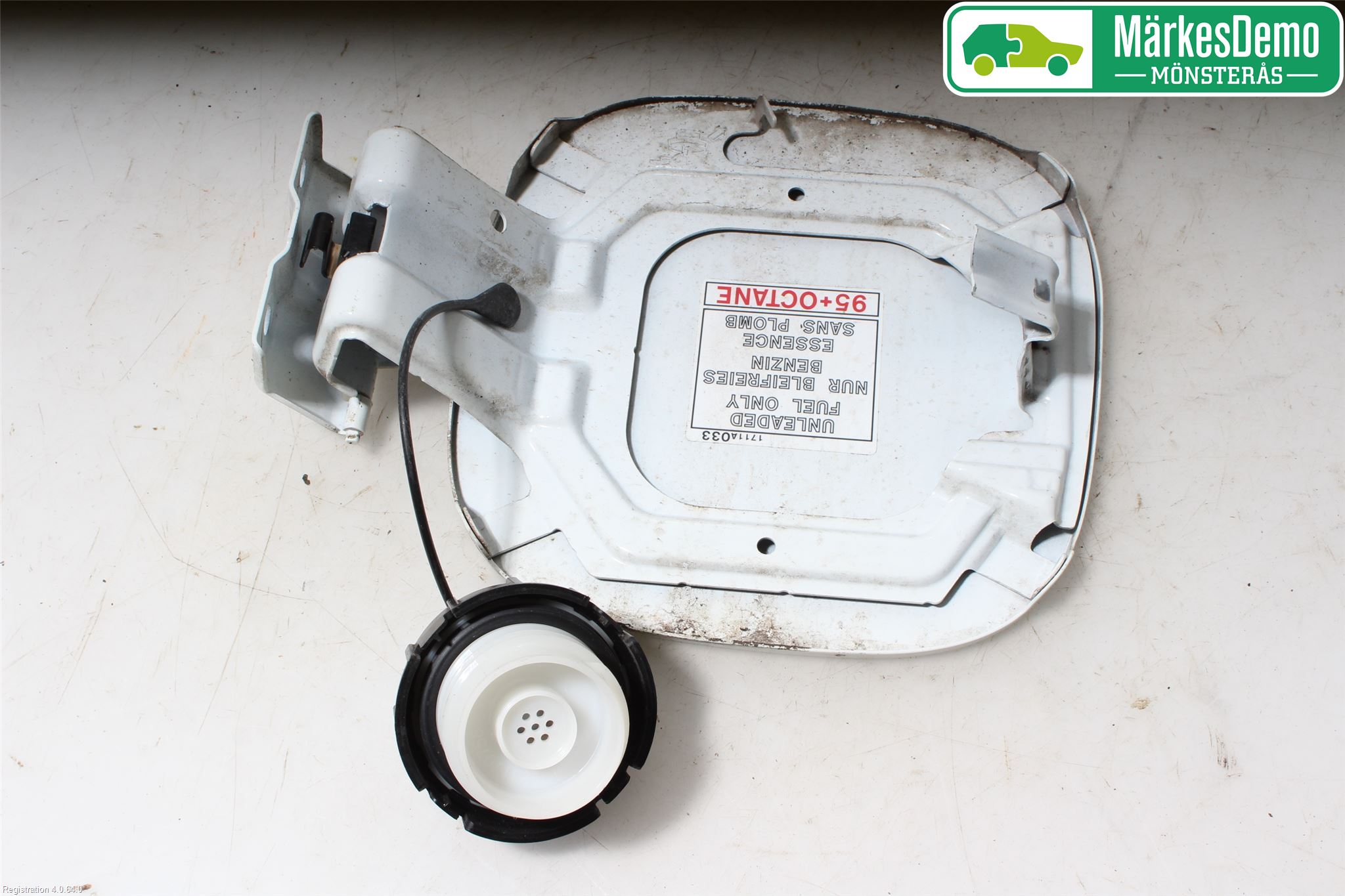 Mitsubishi OUTLANDER 13-21 Tanklucka