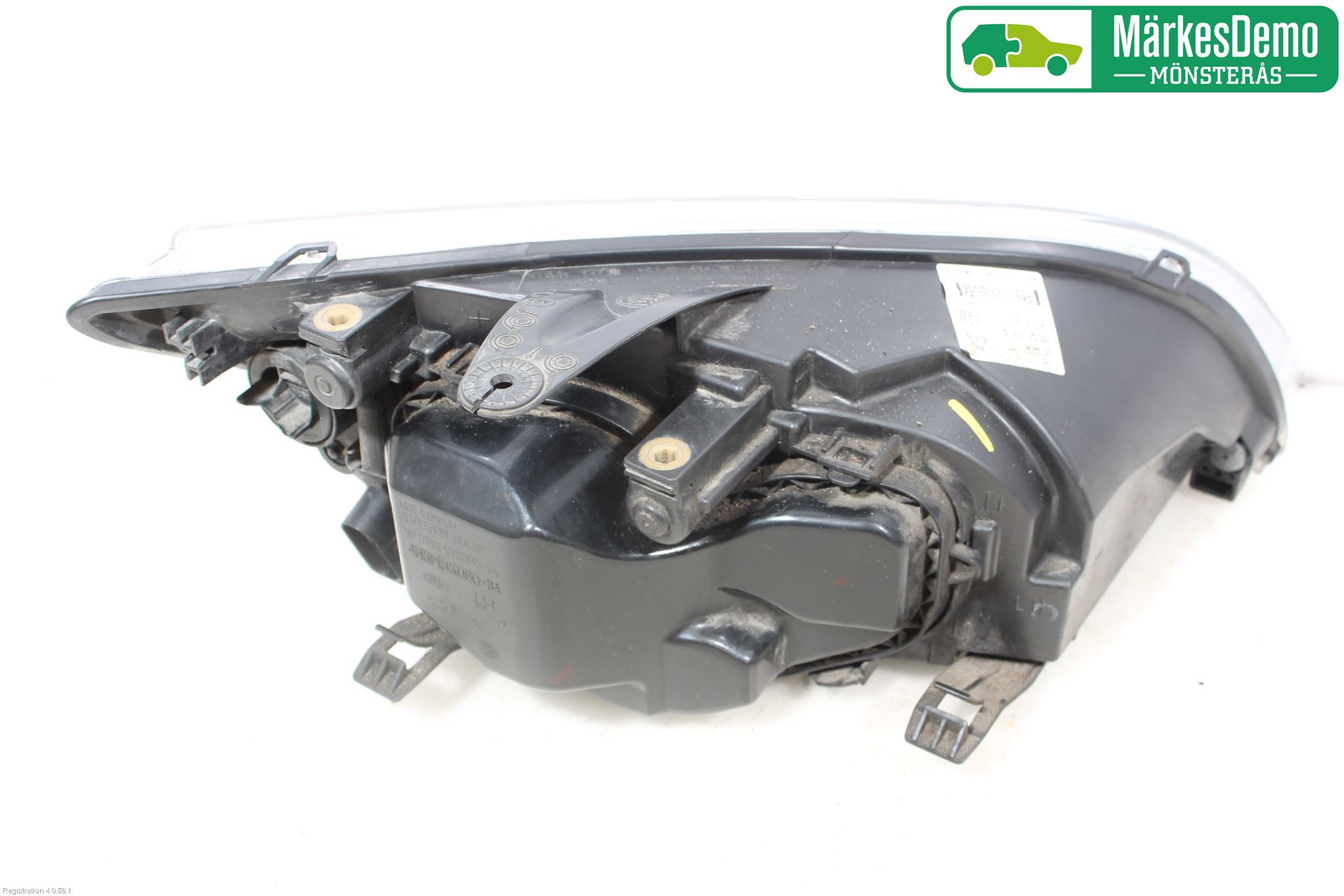 Ford FOCUS     04-07 Strålkastare Vänster