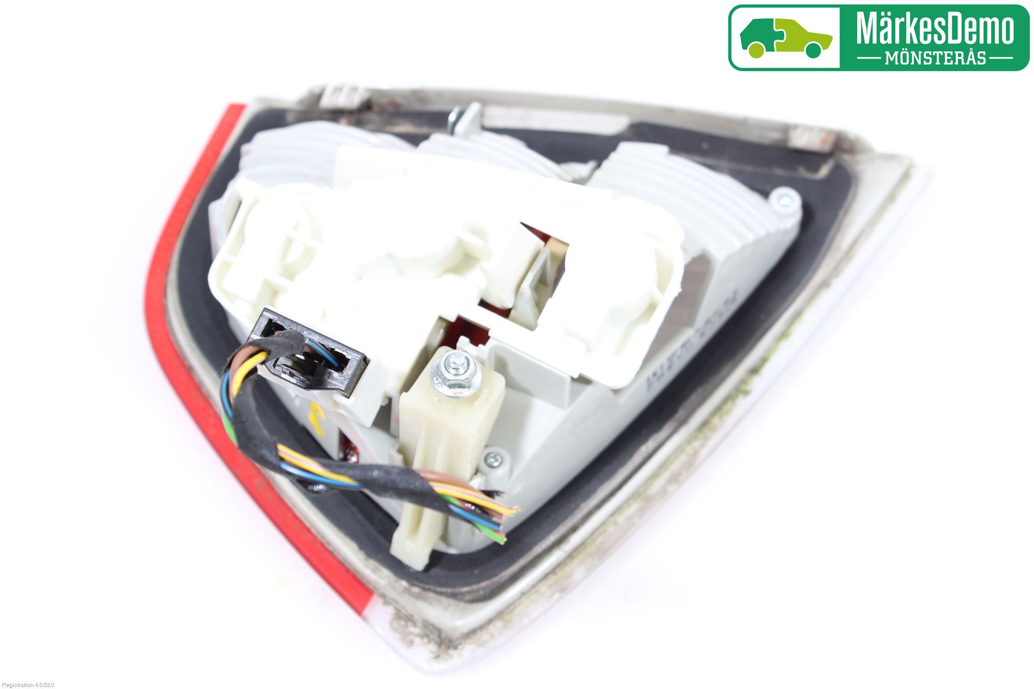 BMW 3 E90/91 SED/TOU 05-12 Bakljus Lucka Hö
