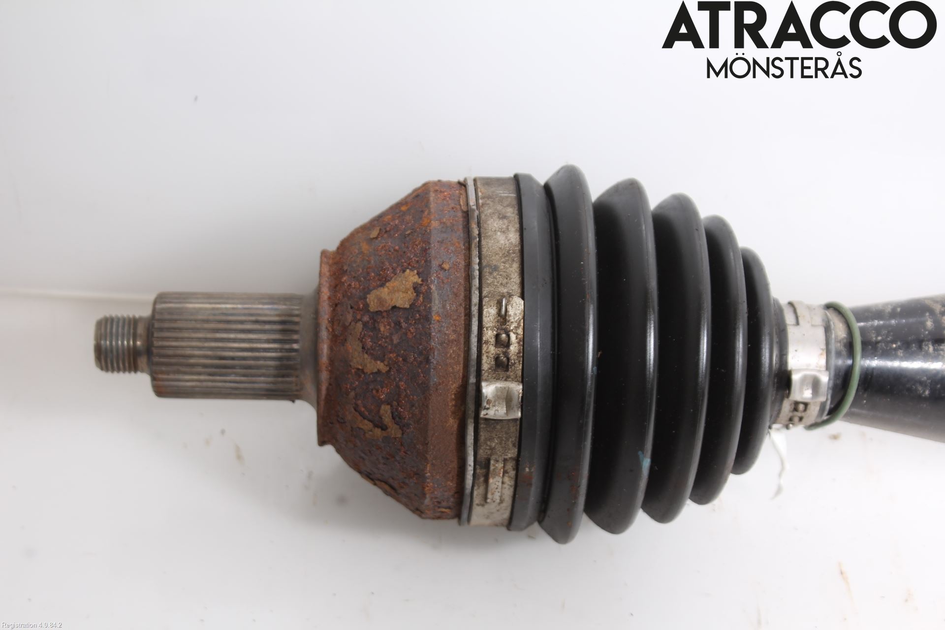 Volkswagen VW POLO 10-17 Drivaxel Fram Höger