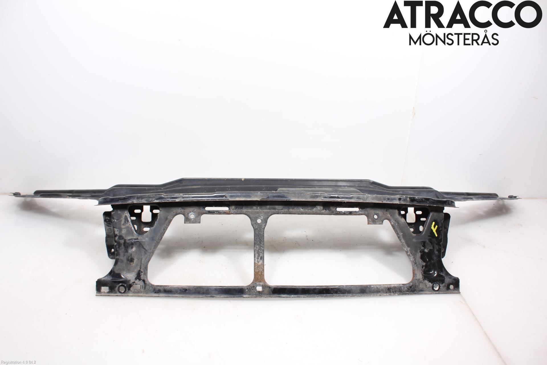 Volvo V70 00-04 Front Huvlåsplåt-Balk