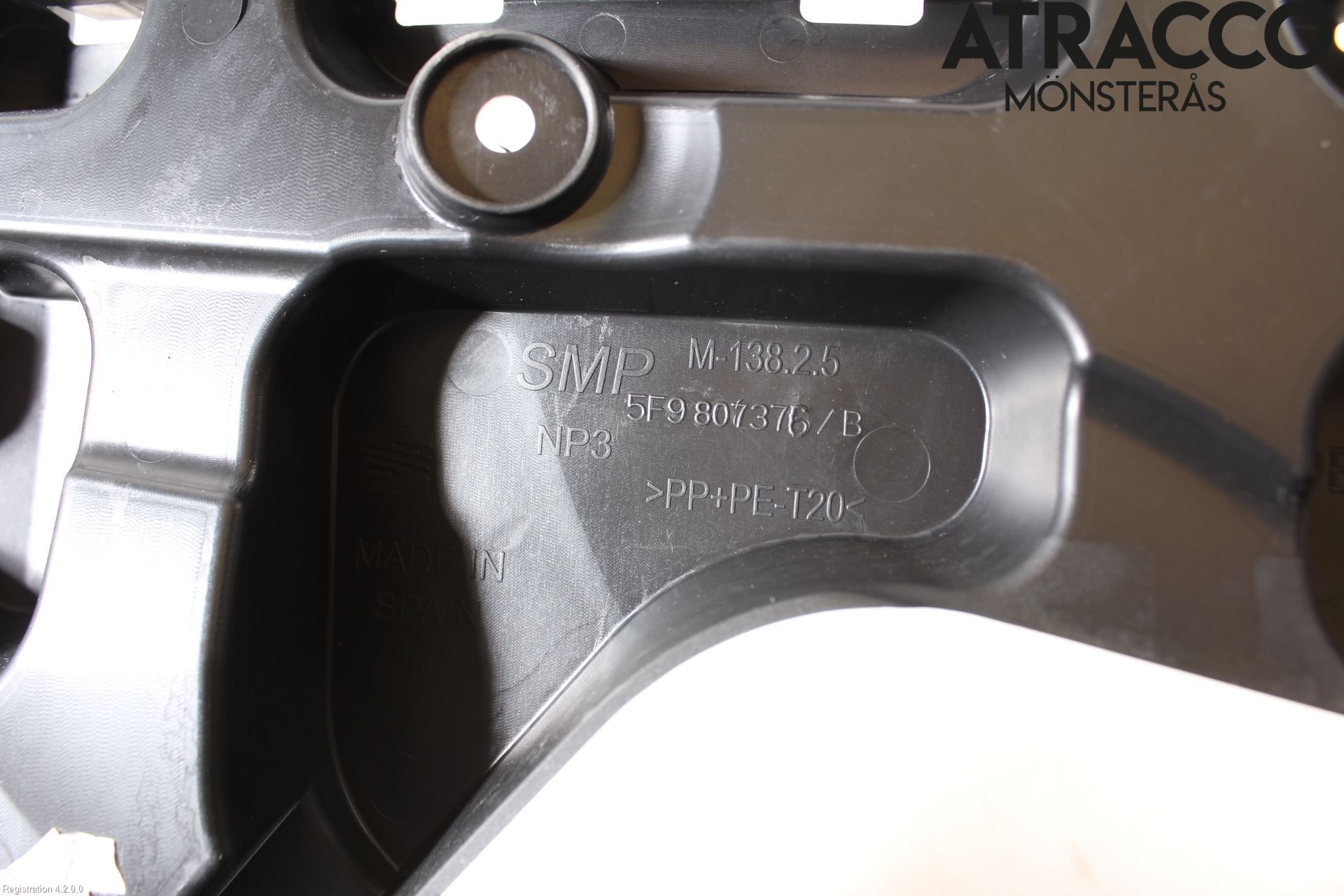 Seat LEON 13-20 Stötfångarfäste Bak Hö