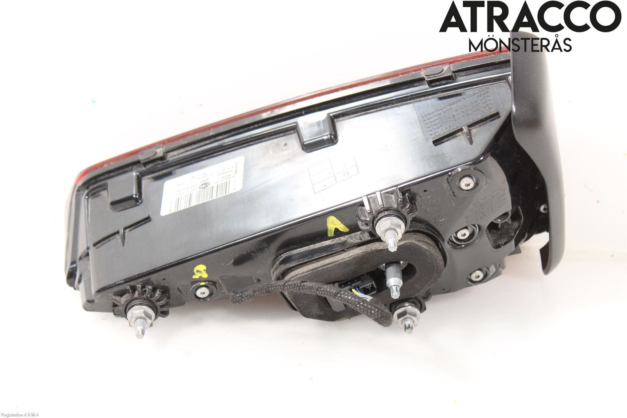 Audi A4/S4 B9 16-19 Bakljus Lucka Vä