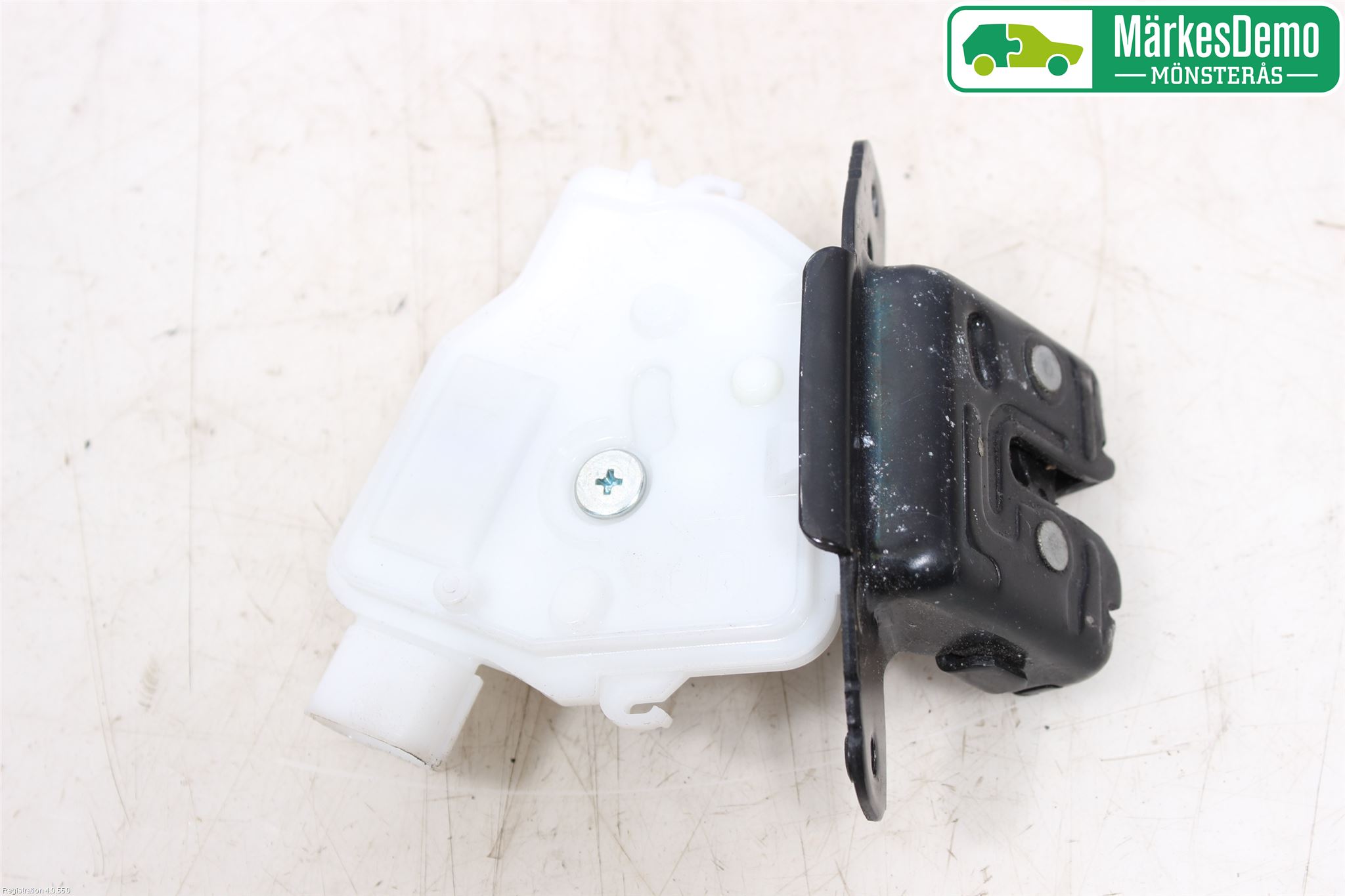 Toyota AURIS 13-19 Låskista Baklucka