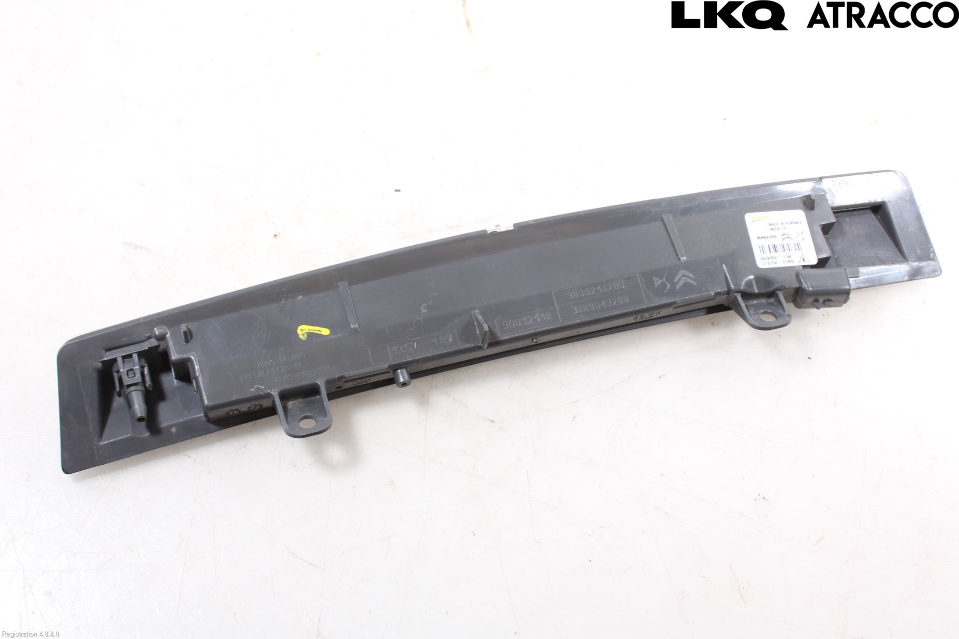 Opel CORSA F, CORSA-E 20- Bromsljus Bakruta