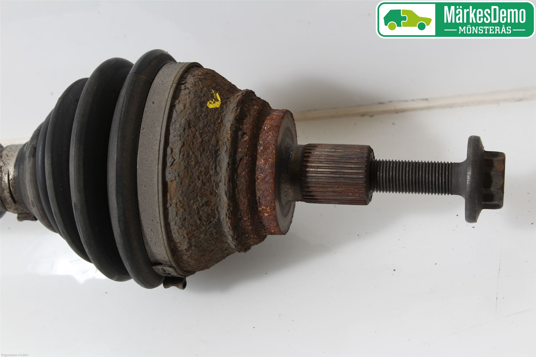 Volkswagen VW PASSAT 11-14 Drivaxel Fram Höger