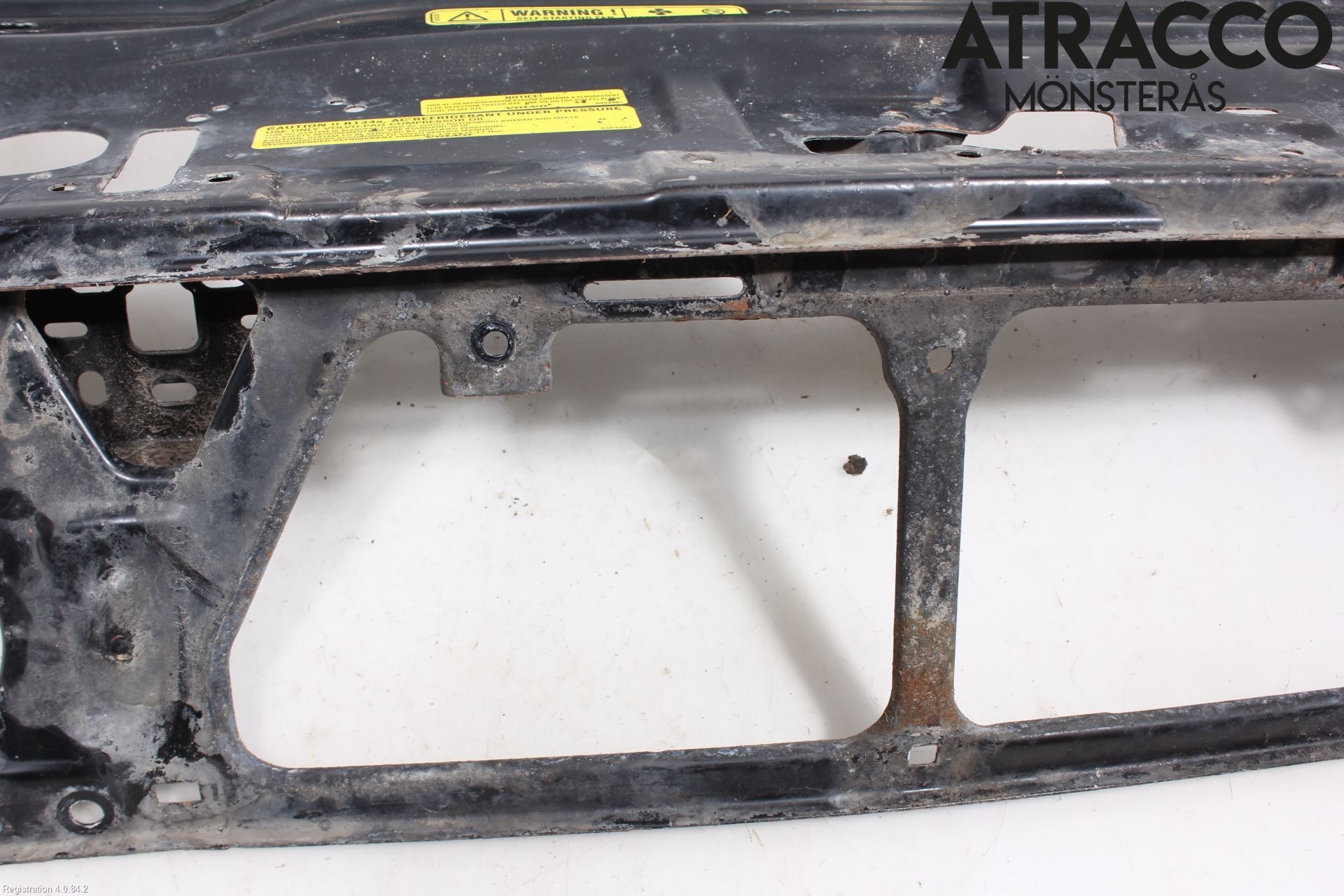 Volvo V70 00-04 Front Huvlåsplåt-Balk