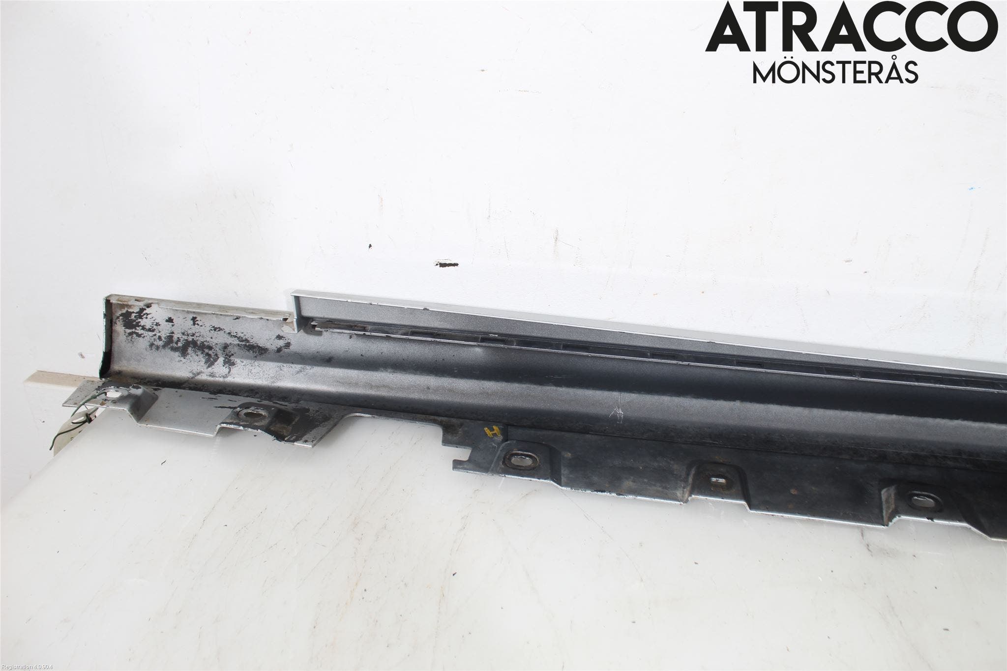 BMW 5 F10/F11/F18 09-17 Sidokjol Hö