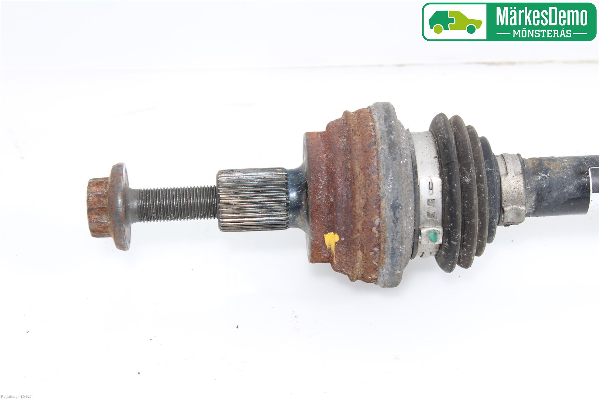 Volkswagen VW PASSAT 15-19 Drivaxel Bak Vänster