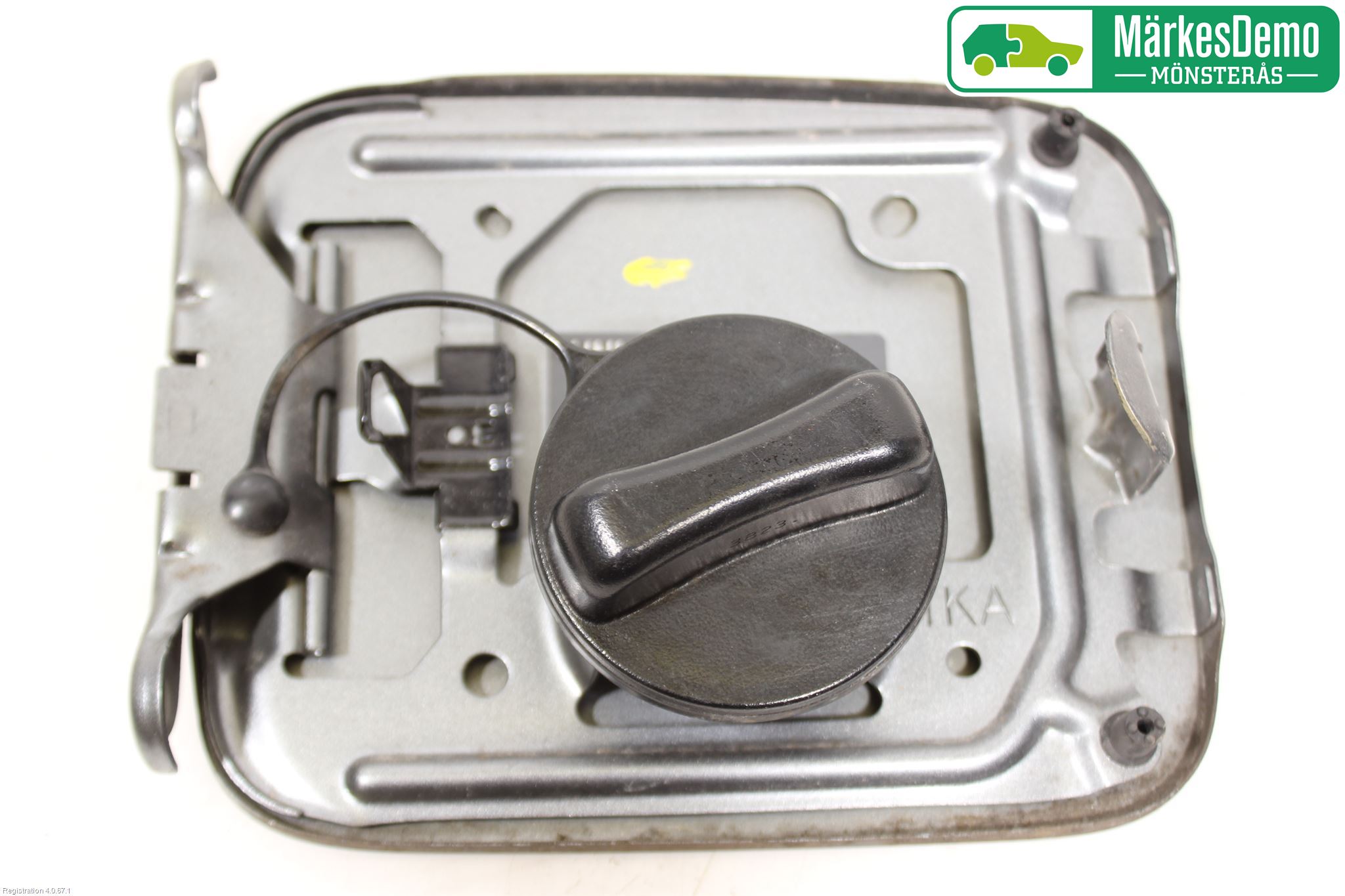 Nissan JUKE 10-14 Tanklucka