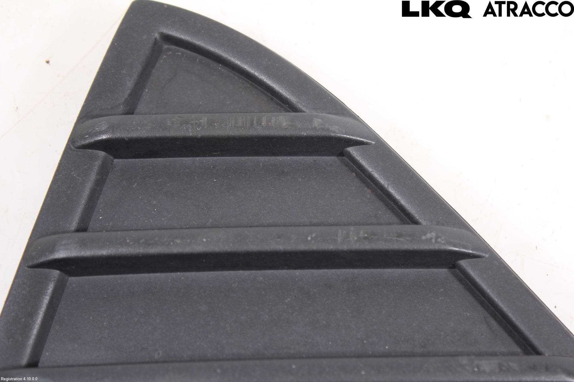 Ford FOCUS 11-14 Grilldel Vänster