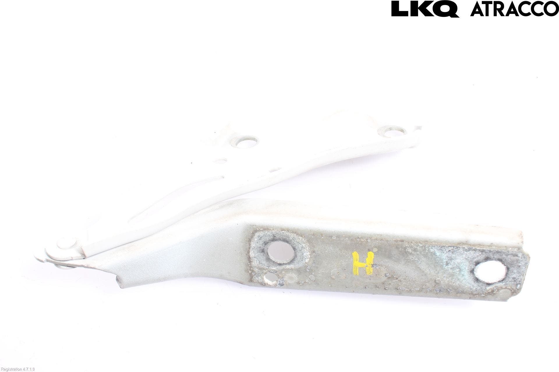 Volkswagen VW PASSAT 15-19 Huvgångjärn