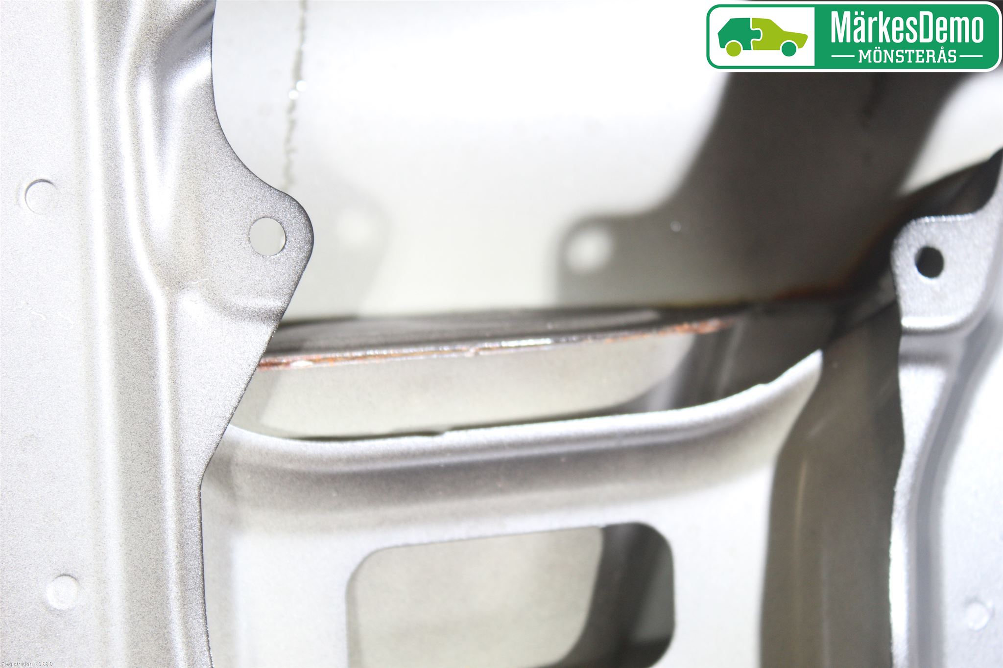 BMW 5 F10/F11/F18 09-17 Baklucka (Ej Med Ruta)