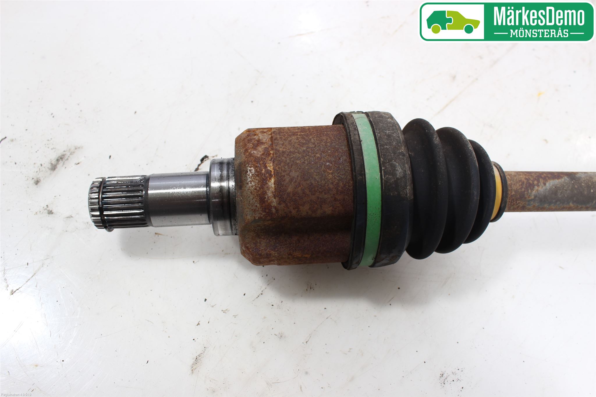 Mitsubishi OUTLANDER 13-21 Drivaxel Fram Vänster