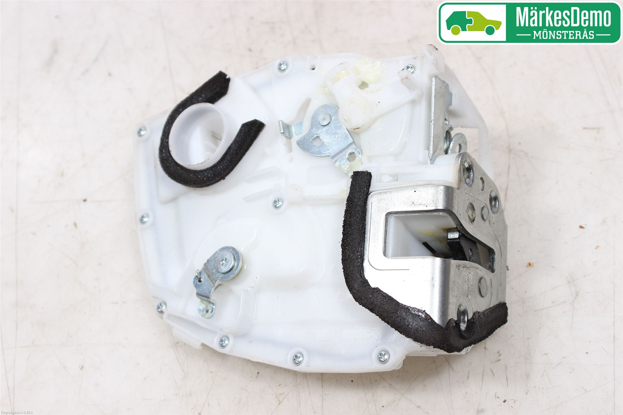 Suzuki SX4 10-13 Låskista-Dörrlås