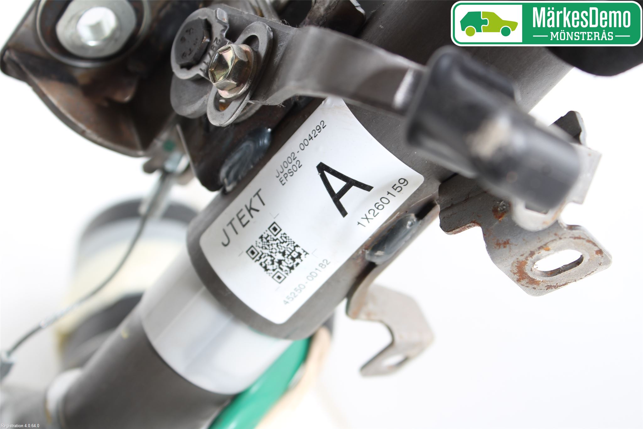 Toyota YARIS XP130 12-14 Rattaxelagg Med Inb Servo