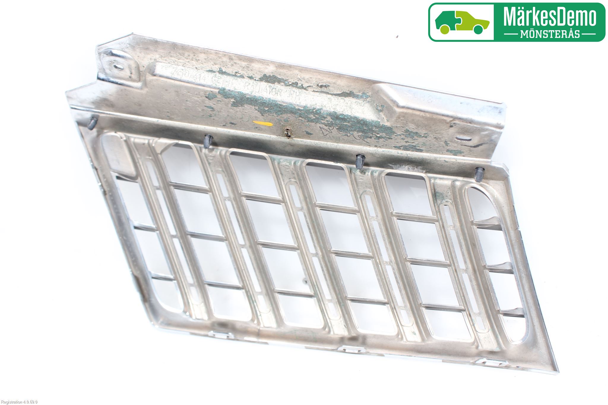 Mitsubishi L200 06-15 Grilldel Höger
