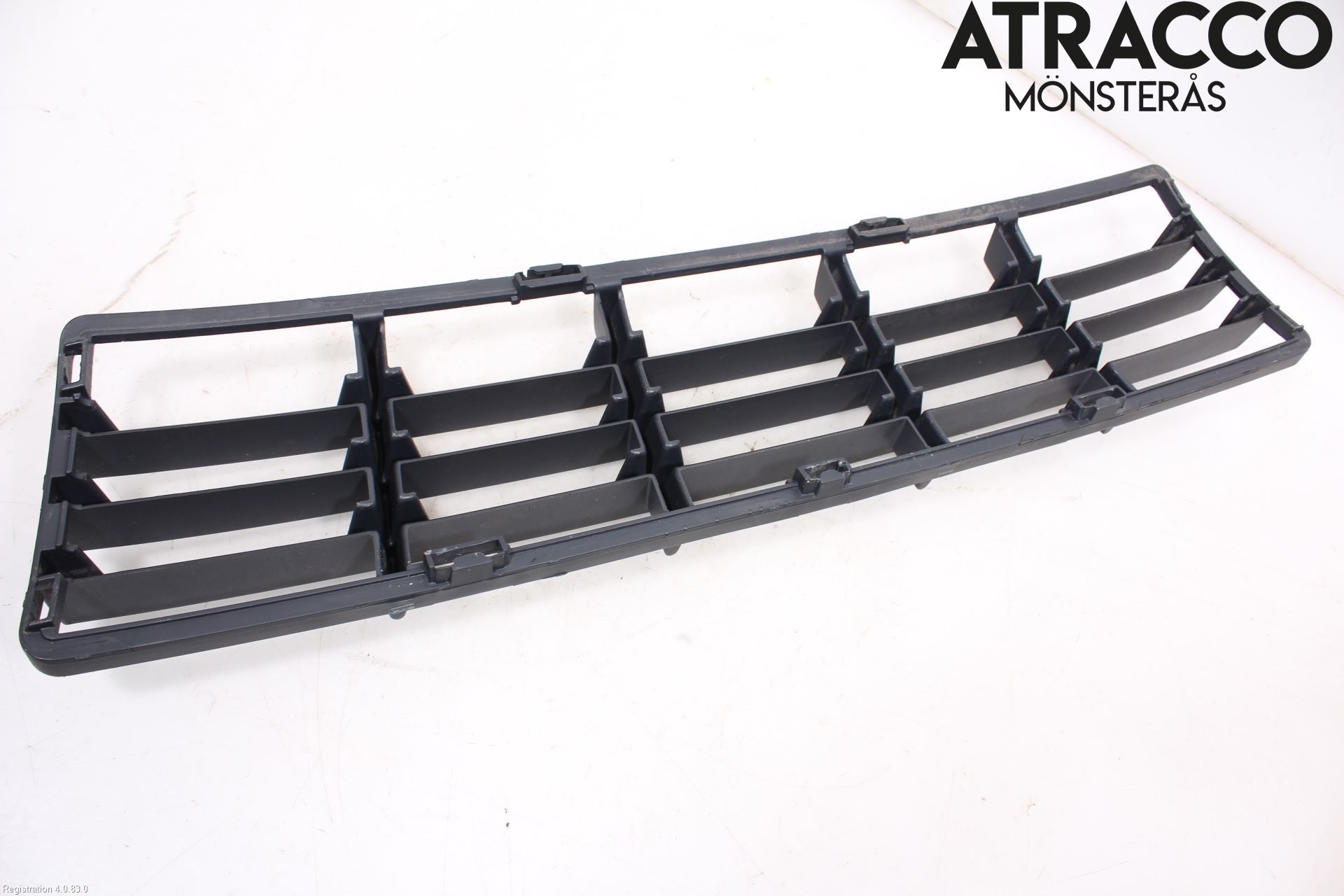 Volvo V50 04-07 Grilldel Mitt