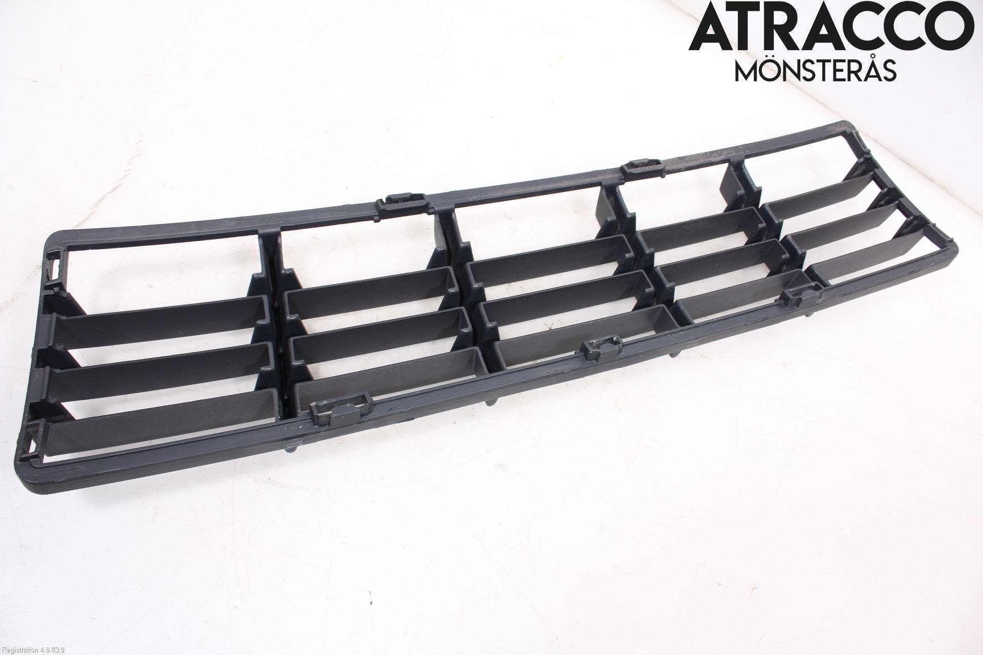 Volvo V50 04-07 Grilldel Mitt