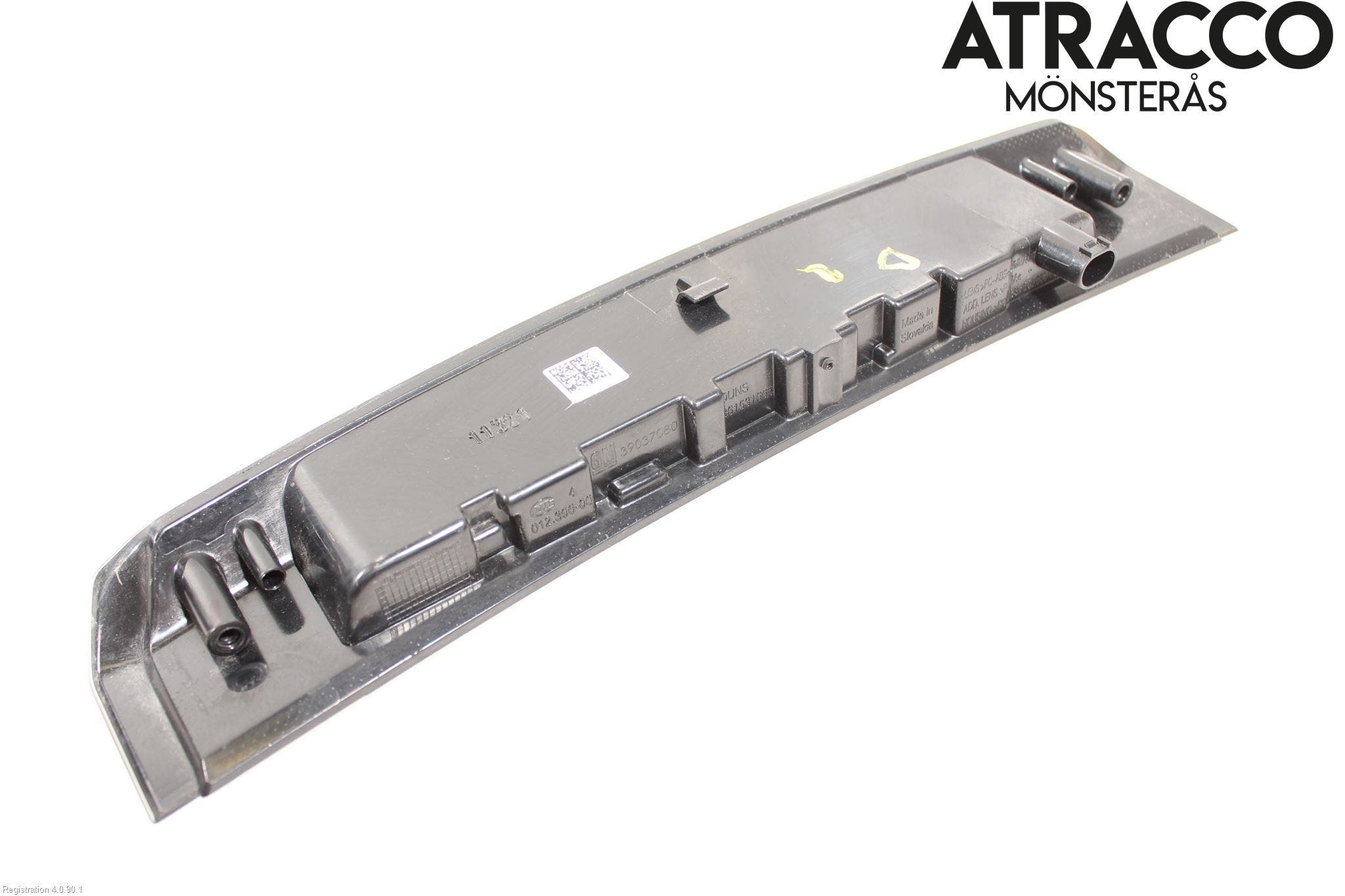 Opel CROSSLAND X 18- Bromsljus Bakruta