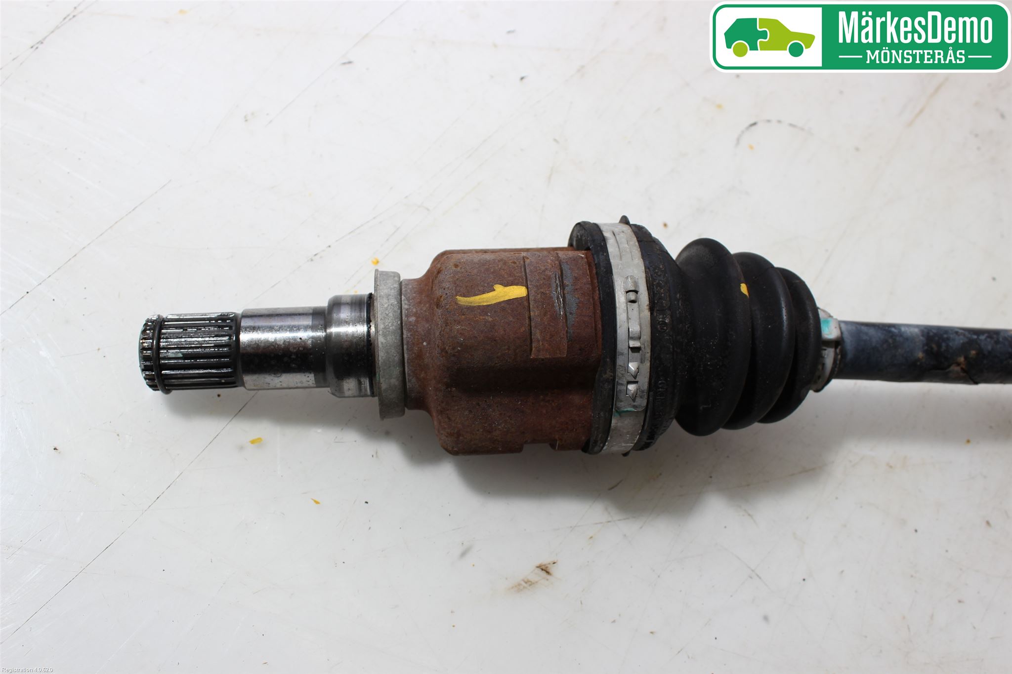 Toyota YARIS XP90 06-11 Drivaxel Fram Vänster