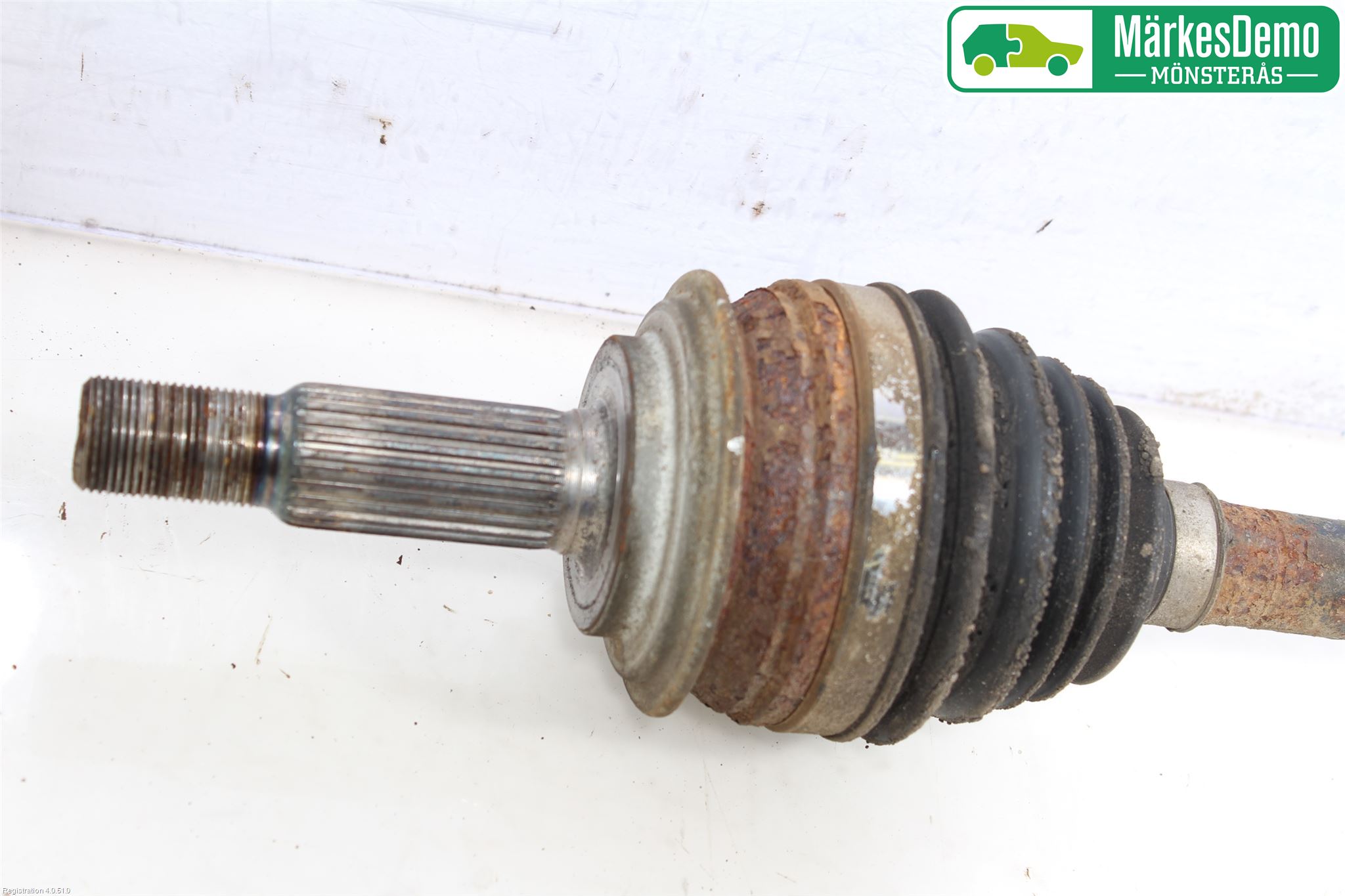 Toyota VERSO-S 11-16 Drivaxel Fram Vänster