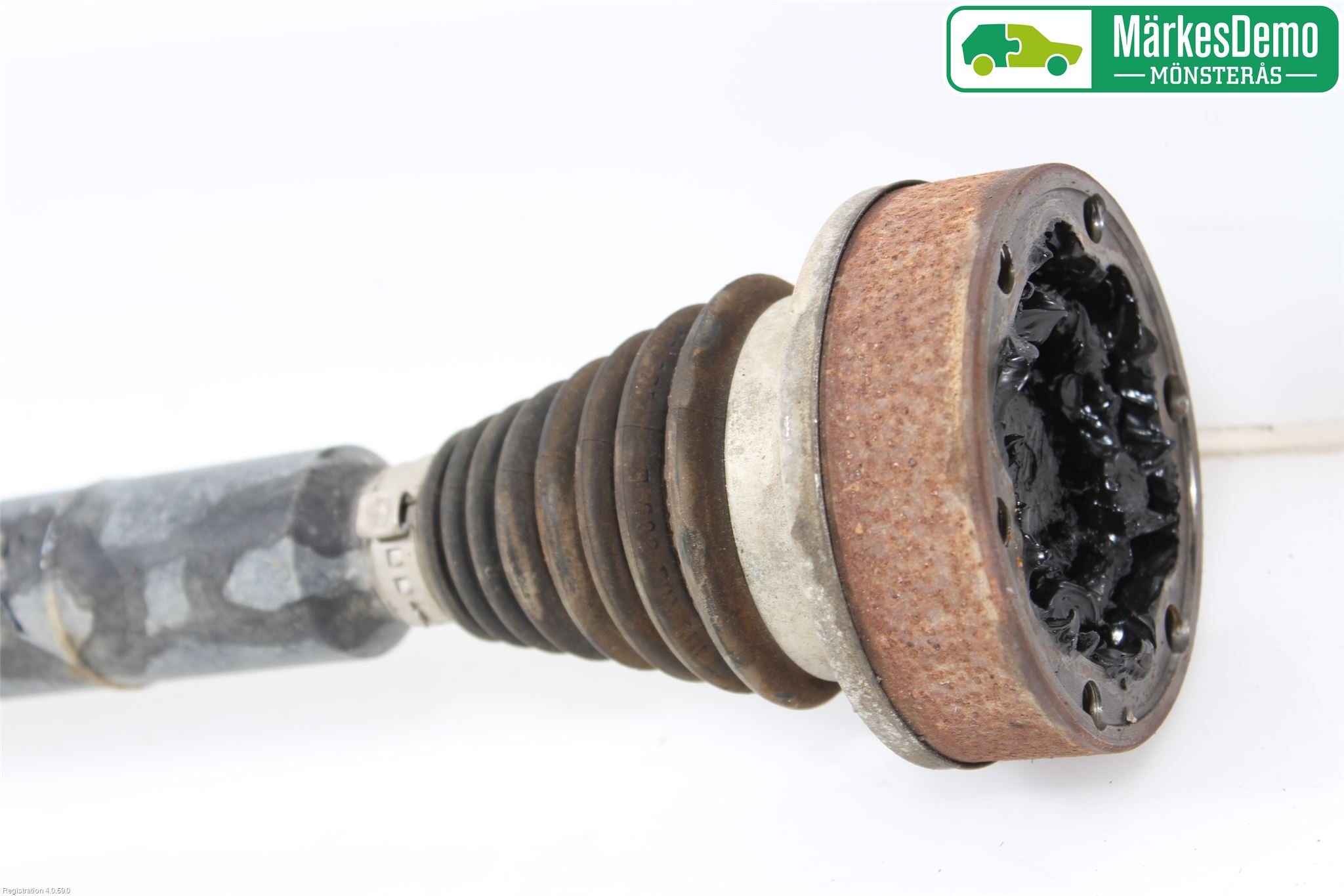 Volkswagen VW CADDY 11-15 Drivaxel Fram Höger