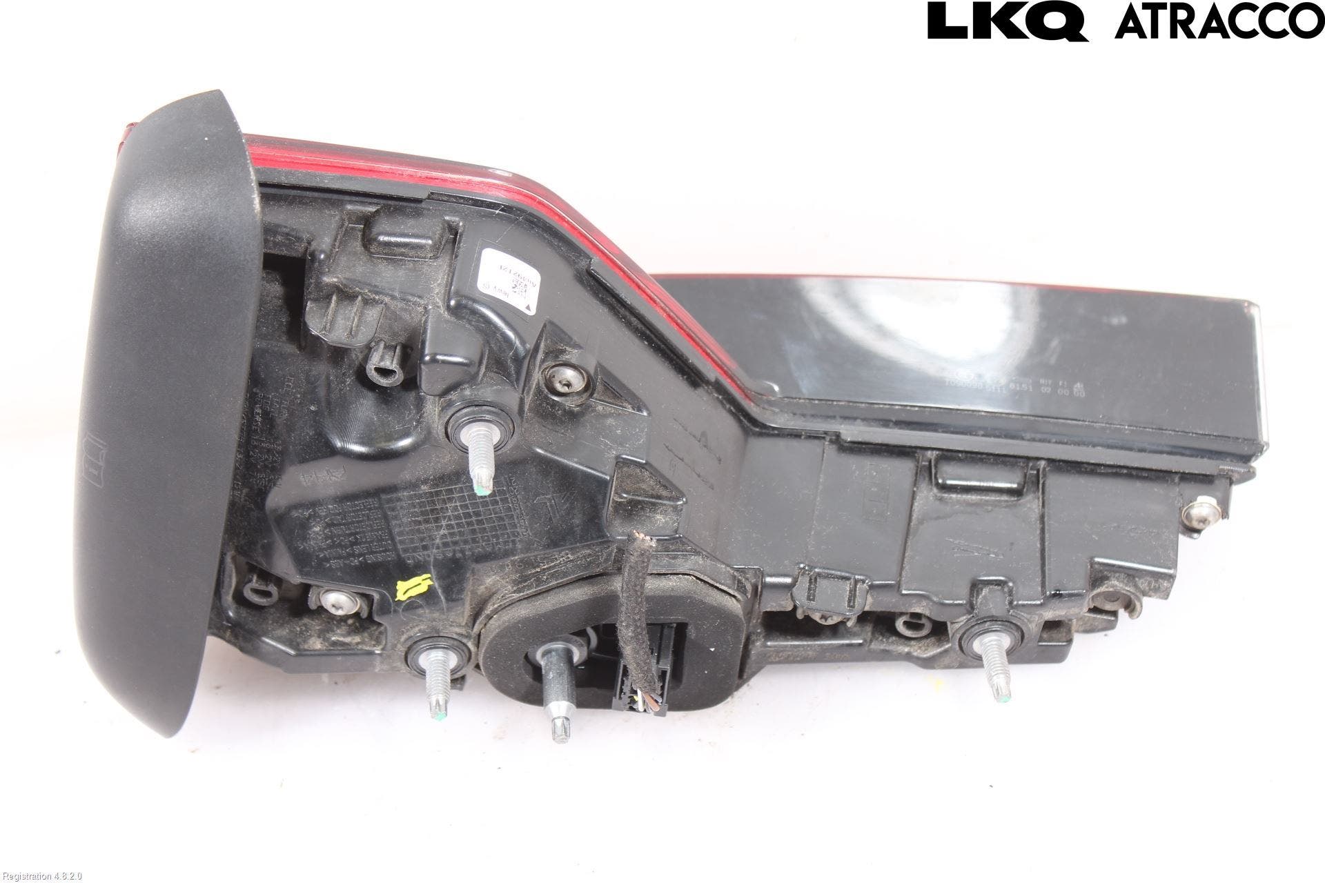 Audi A4/S4 B9 16-19 Bakljus Lucka Vä