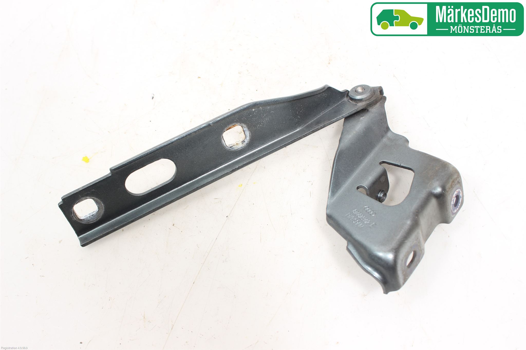 Audi A5 07-16 Huvgångjärn