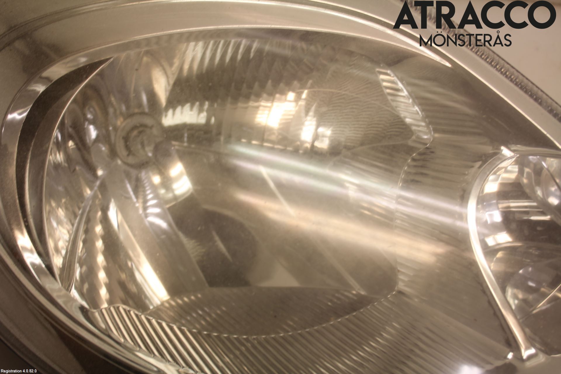 Opel VIVARO 01-14 Strålkastare Höger