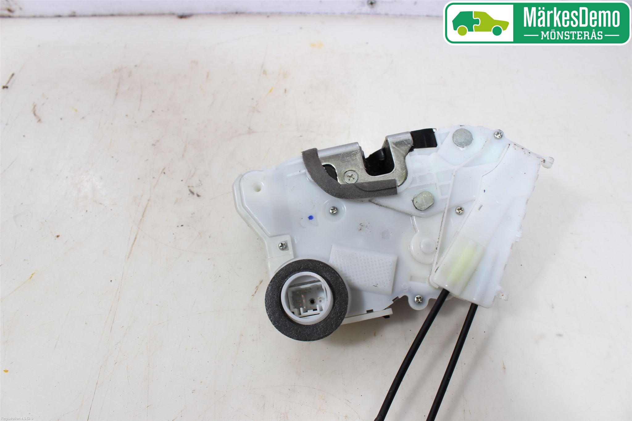 Toyota YARIS XP90 06-11 Låskista-Dörrlås