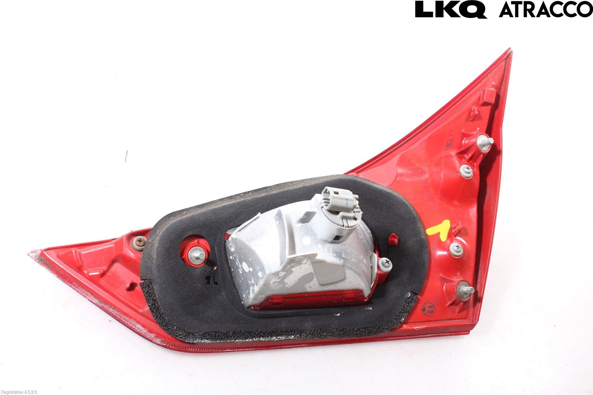 Toyota AURIS 13-19 Bakljus Lucka Vä