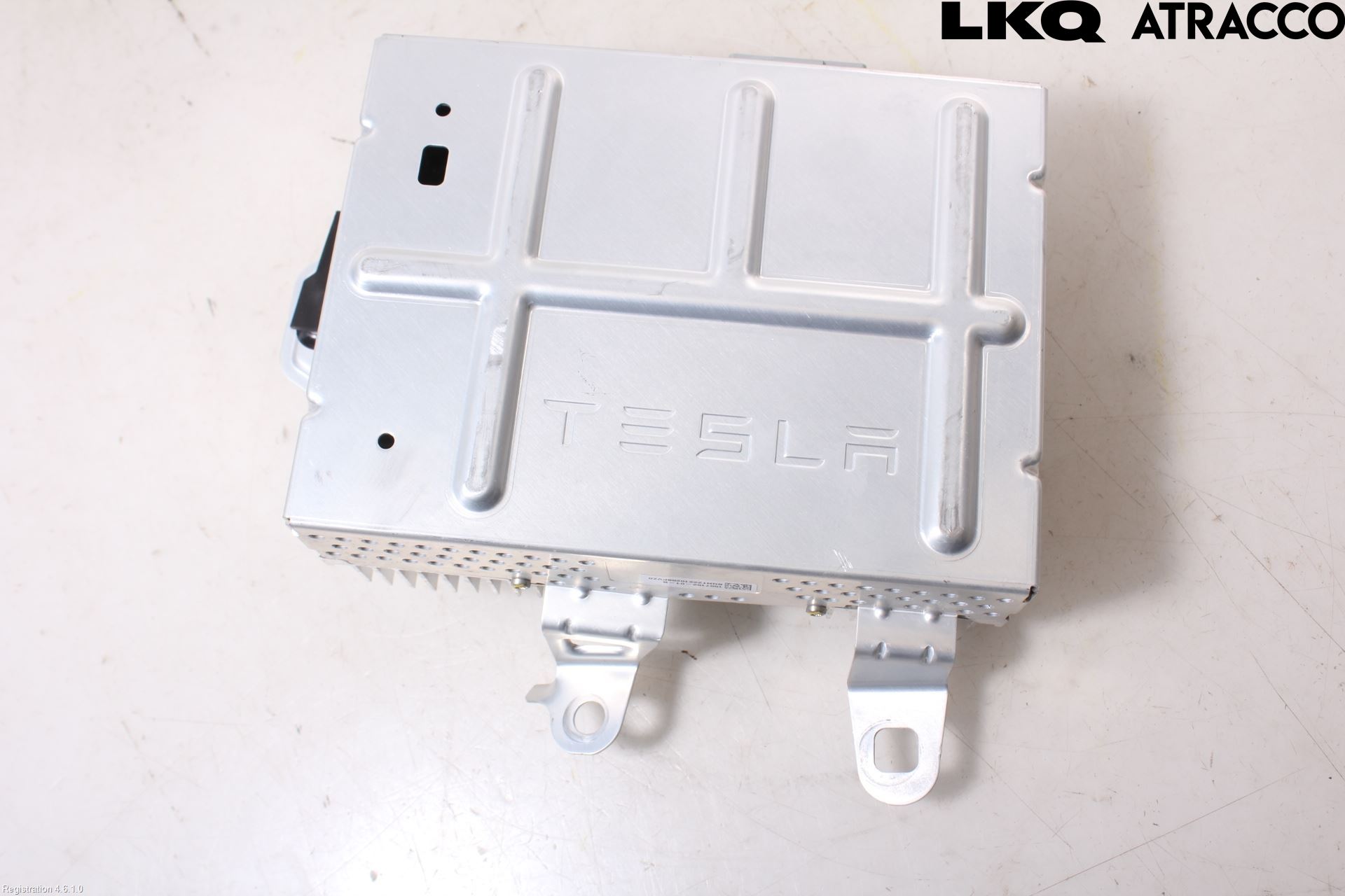 Tesla MODEL Y 21- Radio-Stereo Förstärkare
