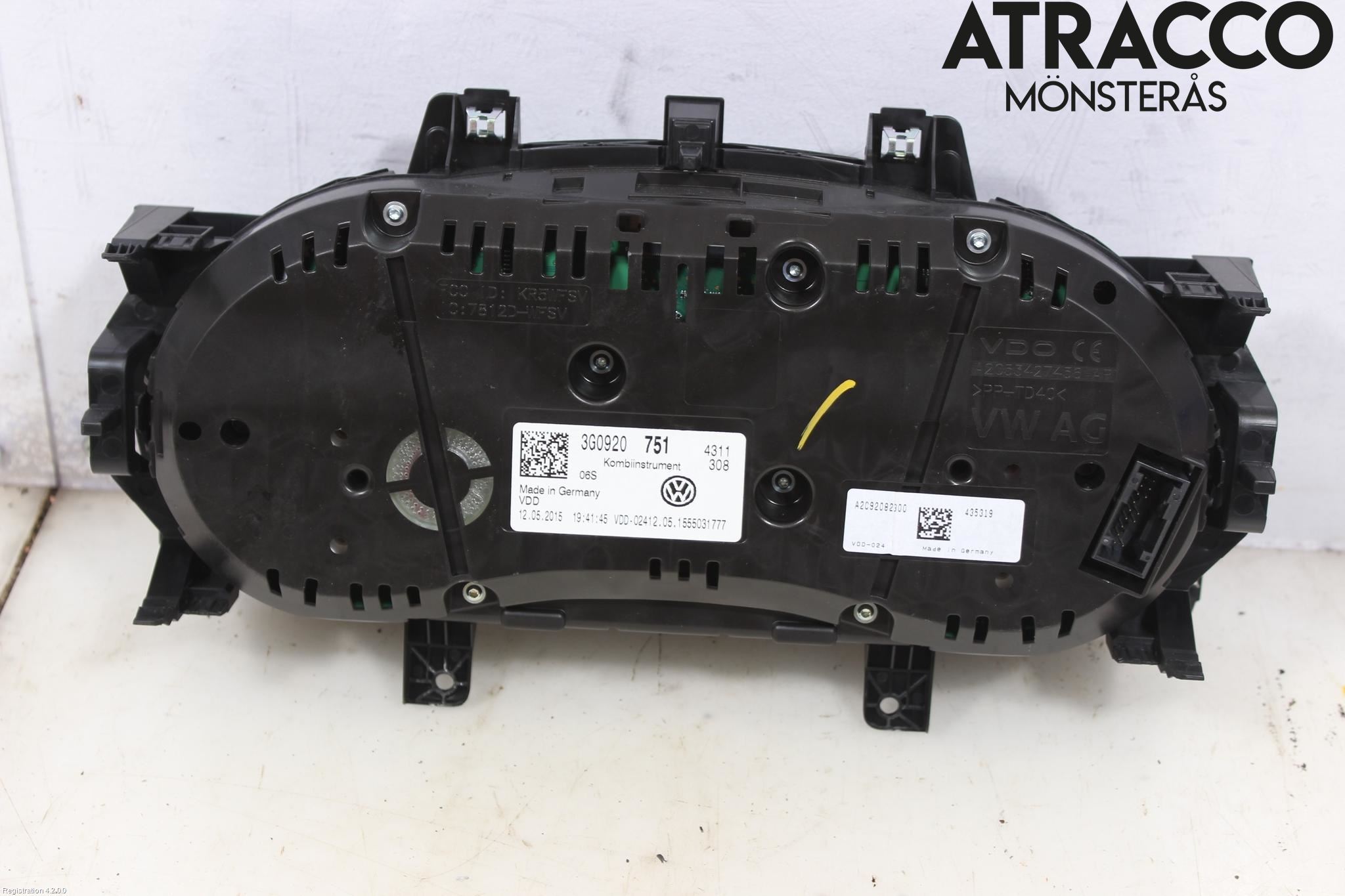 Volkswagen VW PASSAT 15-19 Instrument Komb