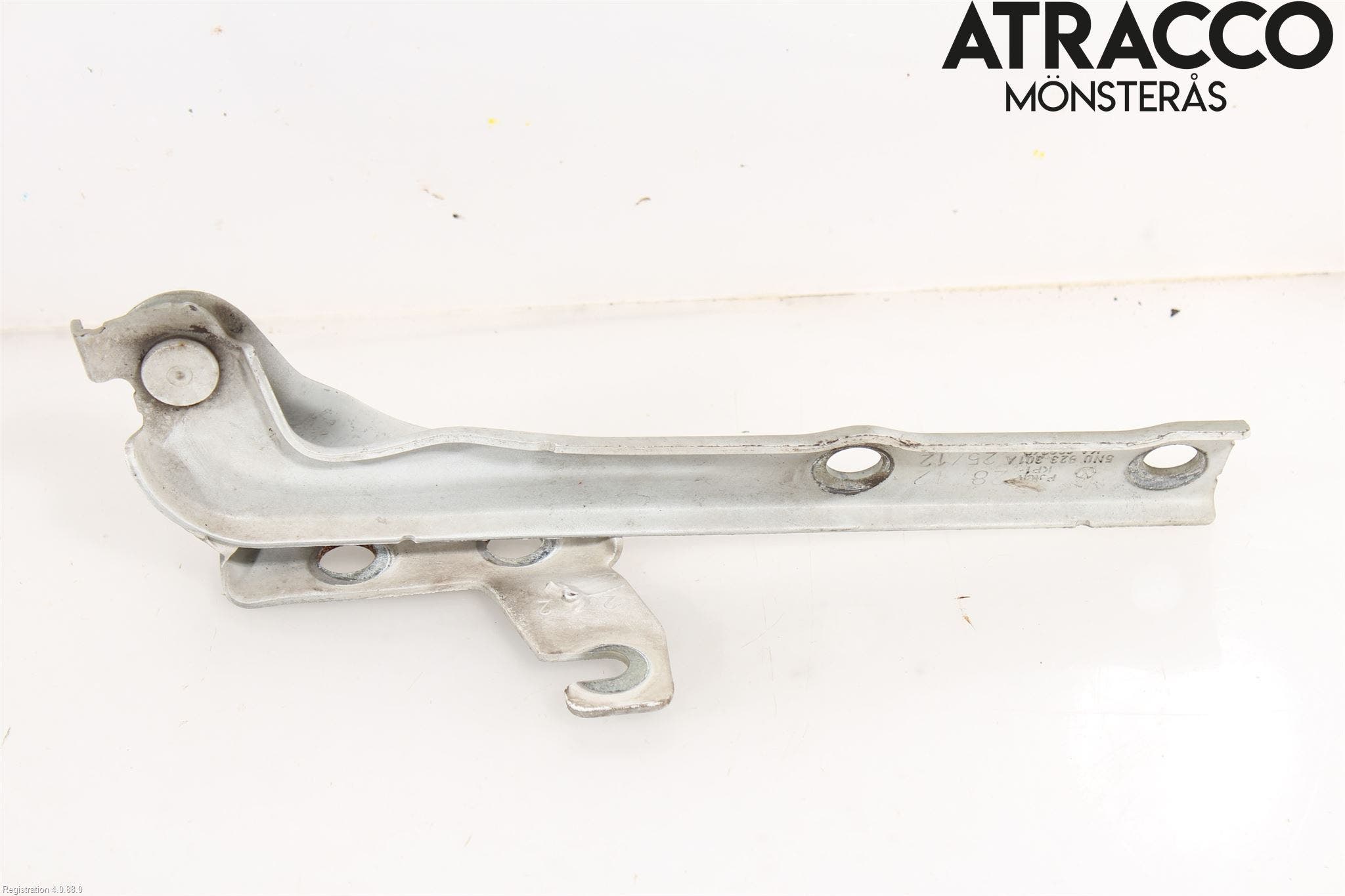 Volkswagen VW TIGUAN 07-16 Huvgångjärn