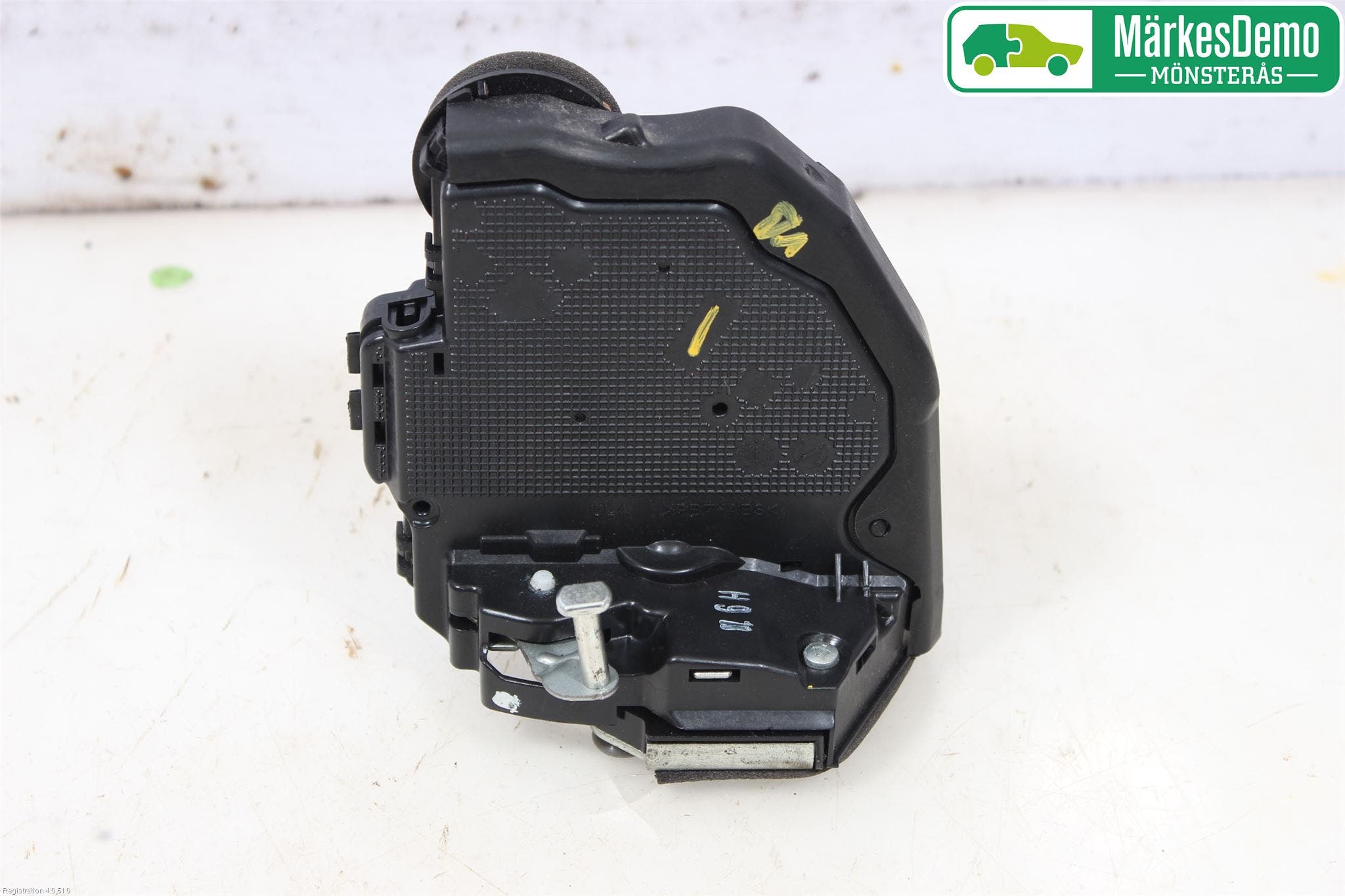 Toyota AVENSIS 09-15 Låskista-Dörrlås