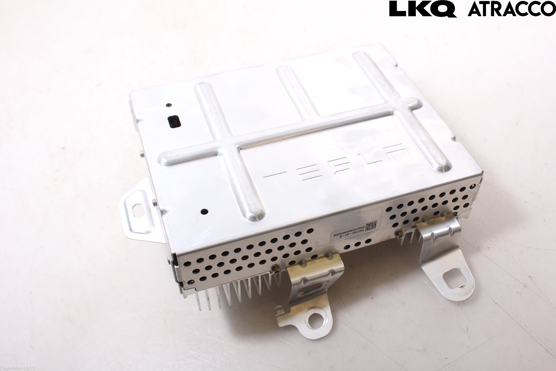 Tesla MODEL Y 21- Radio-Stereo Förstärkare