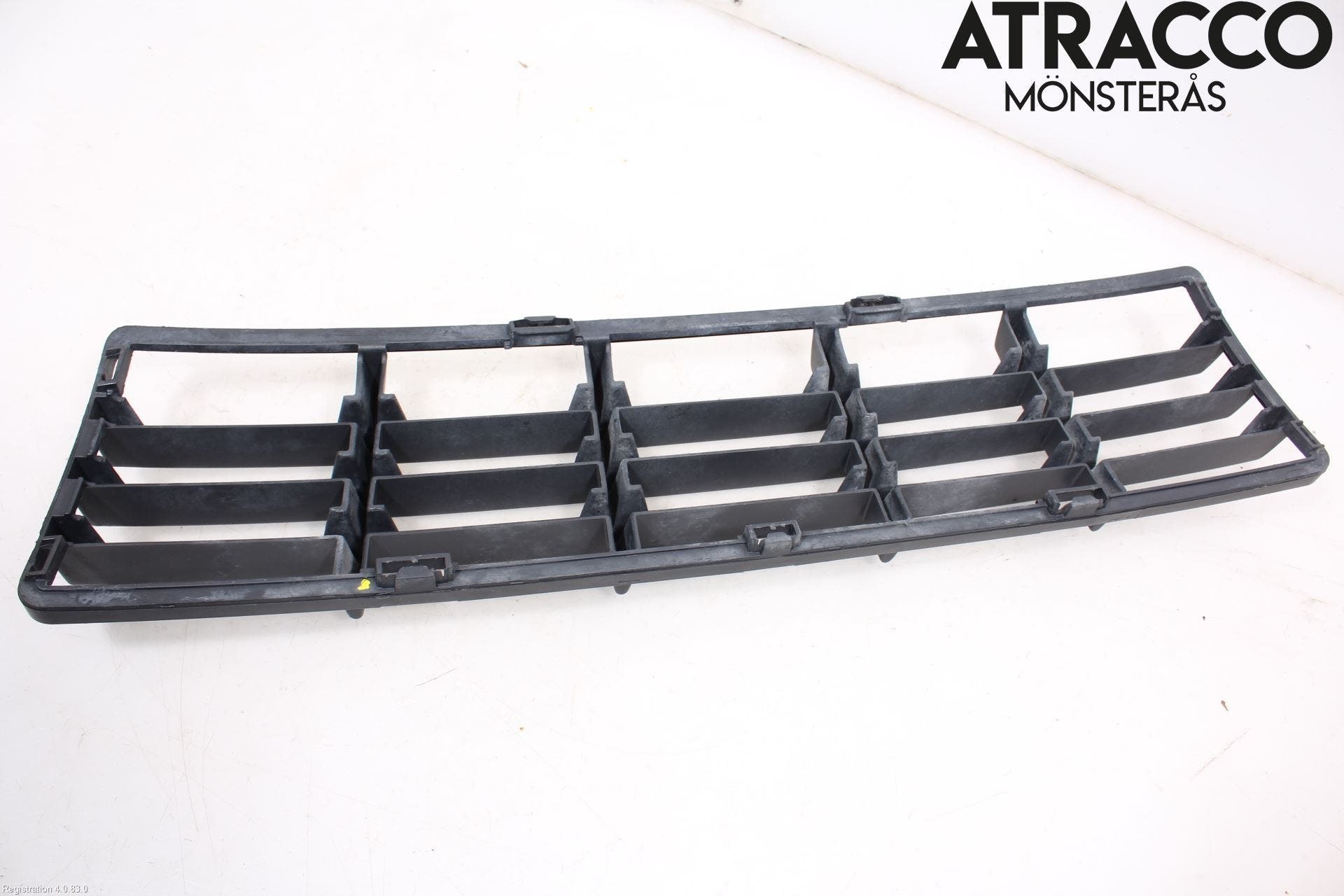 Volvo V50 04-07 Grilldel Mitt