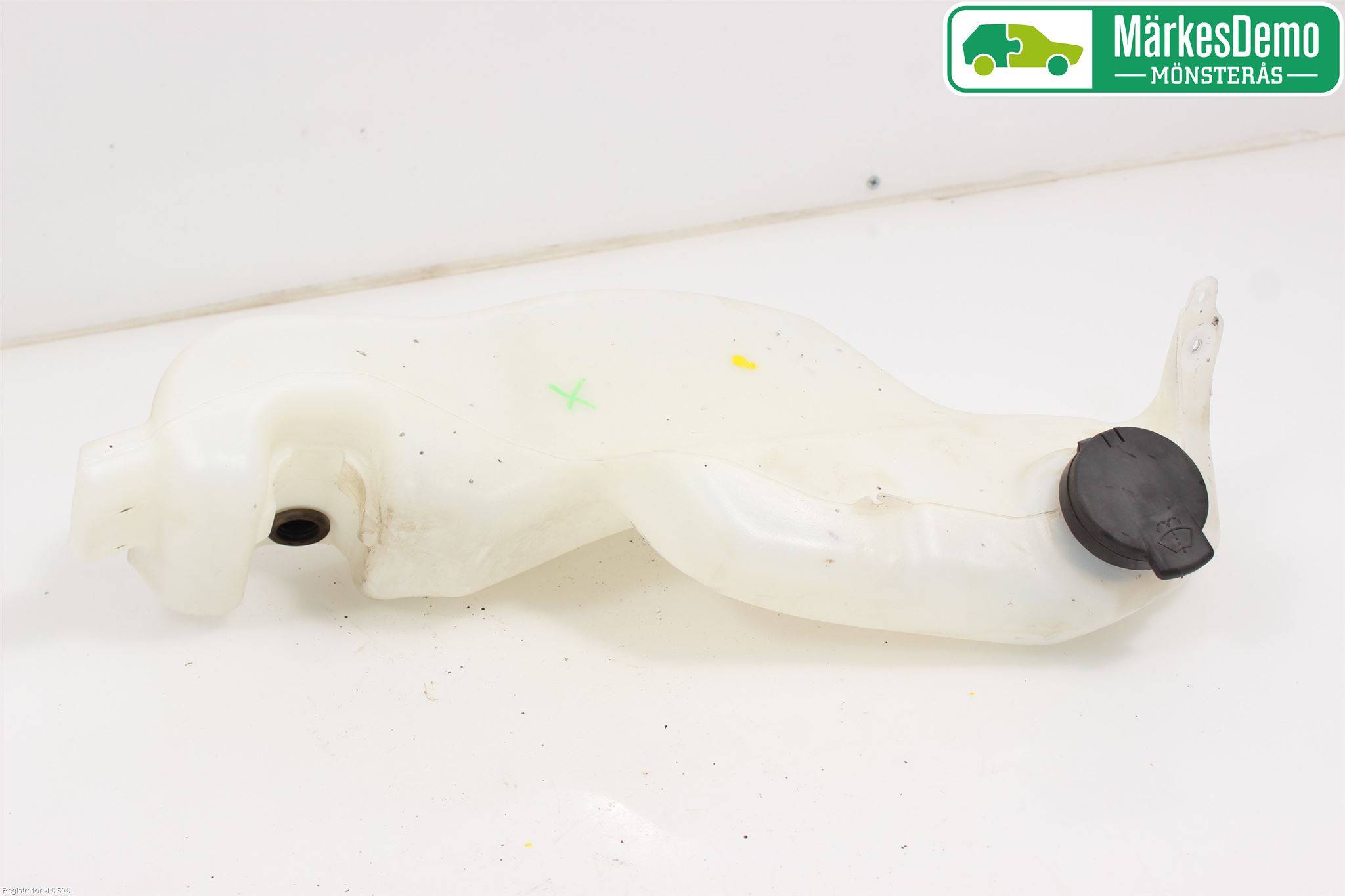 Dacia DOKKER 13- Spolartank Vindruta-Strål