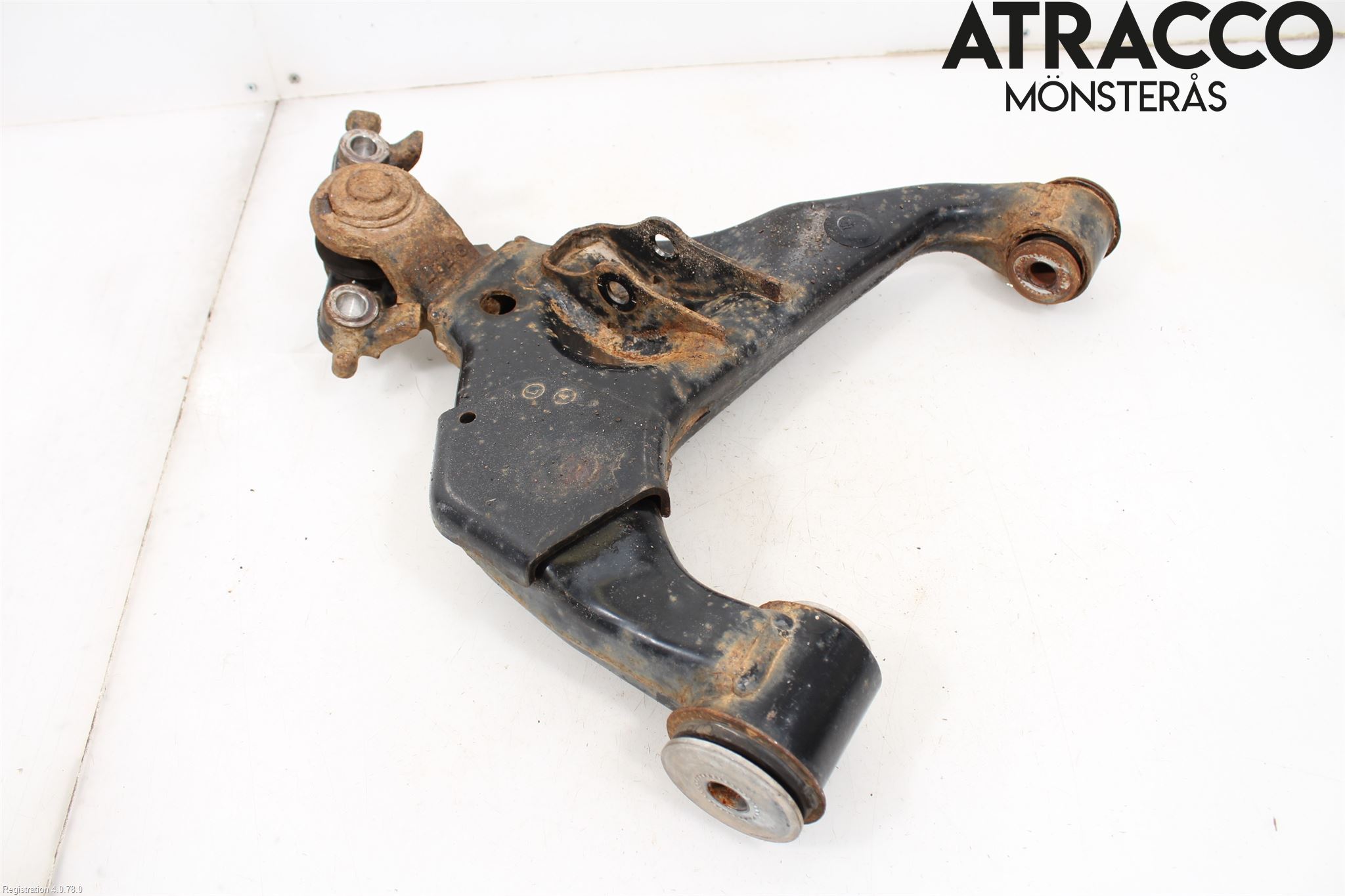Toyota HILUX 16- Bärarm Fram Undre Vä