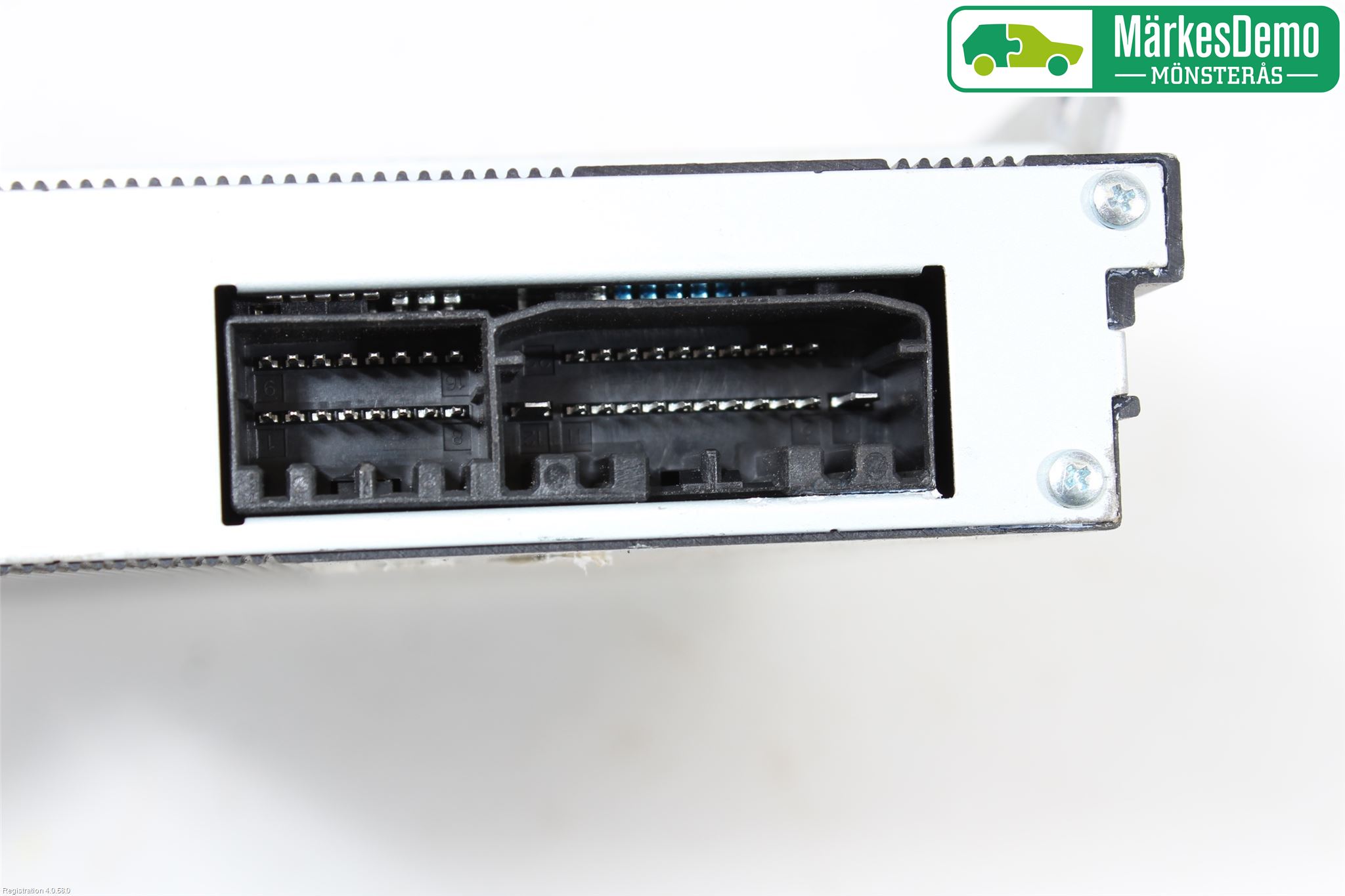 Jeep GRAND CHEROKEE 10-20 Radio-Stereo Förstärkare