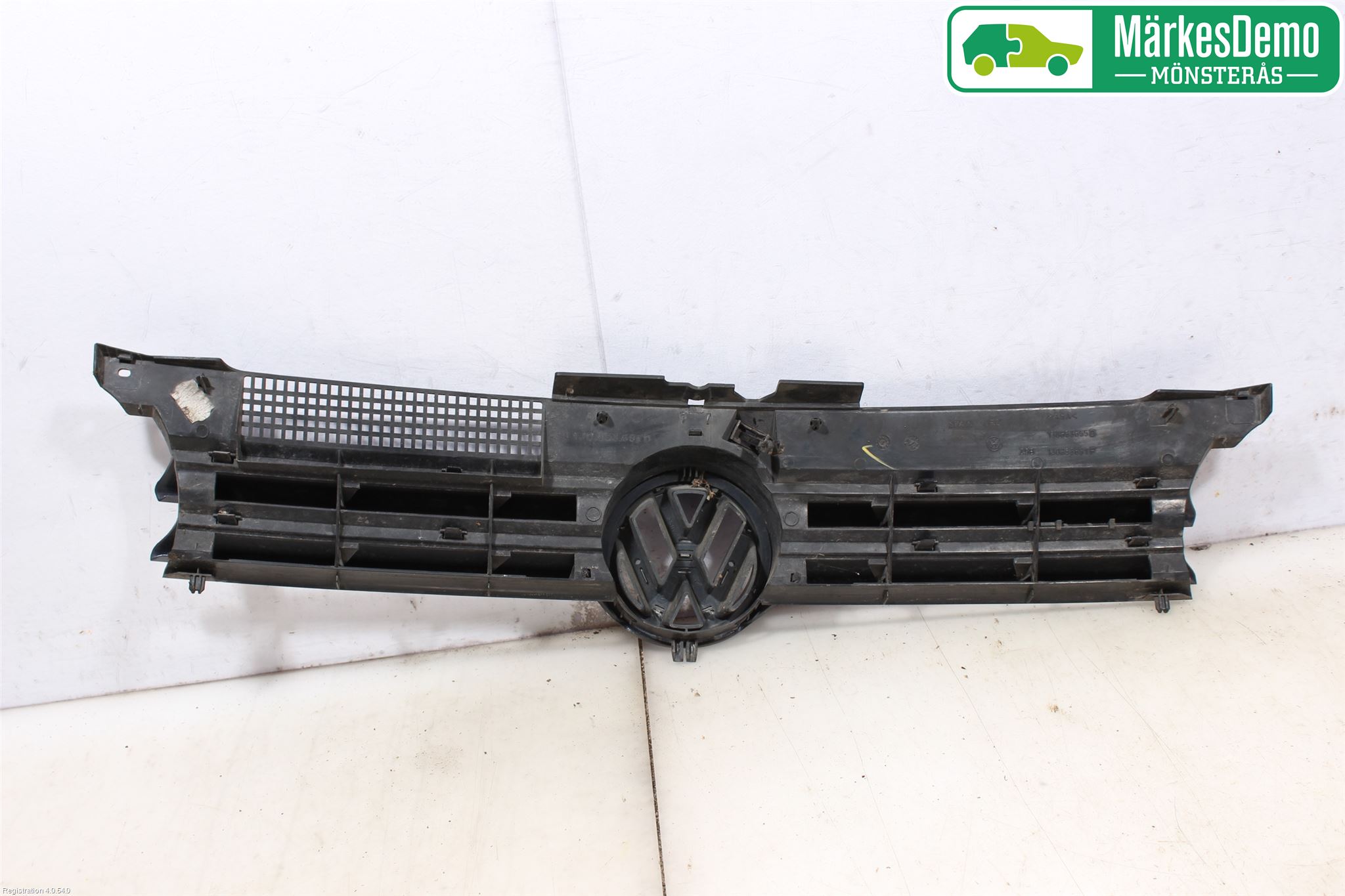 Volkswagen VW GOLF IV 98-06 Grill Komp