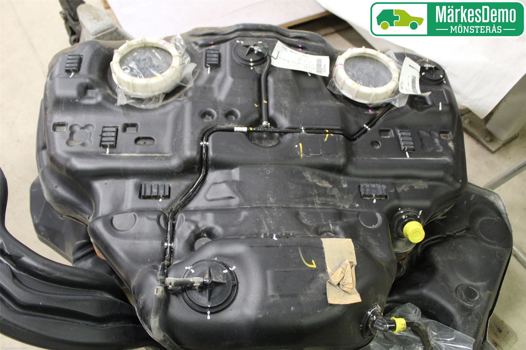 Subaru LEGACY 10-14 Bränsletank Diesel