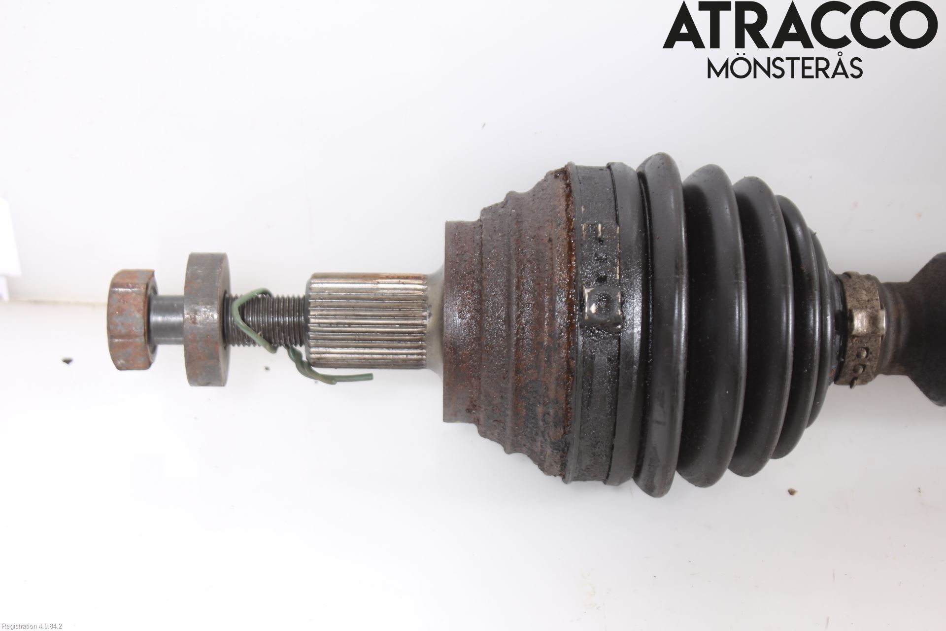 Volkswagen VW GOLF V 04-09 Drivaxel Fram Höger