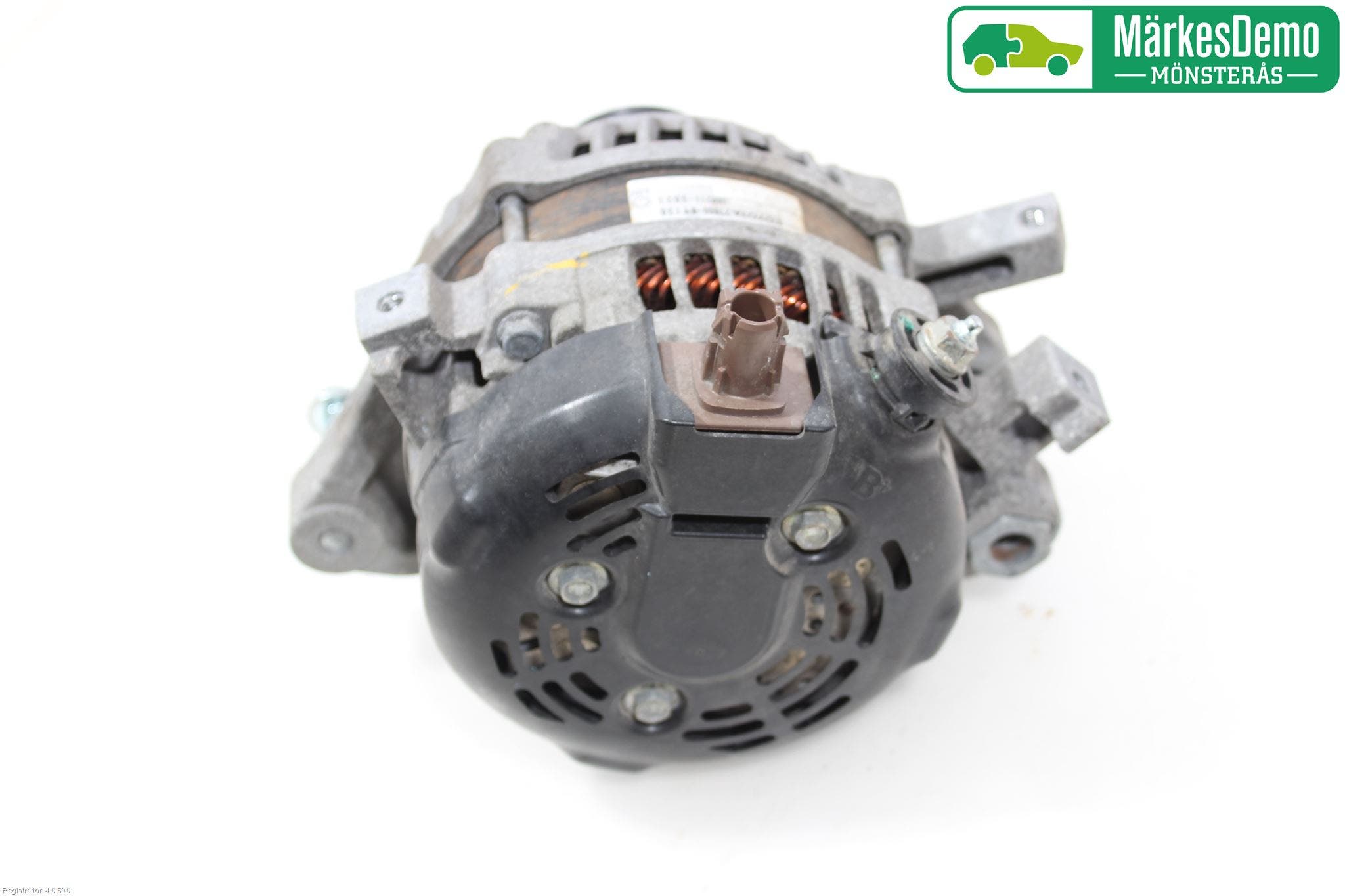 Toyota YARIS XP130 12-14 Generator