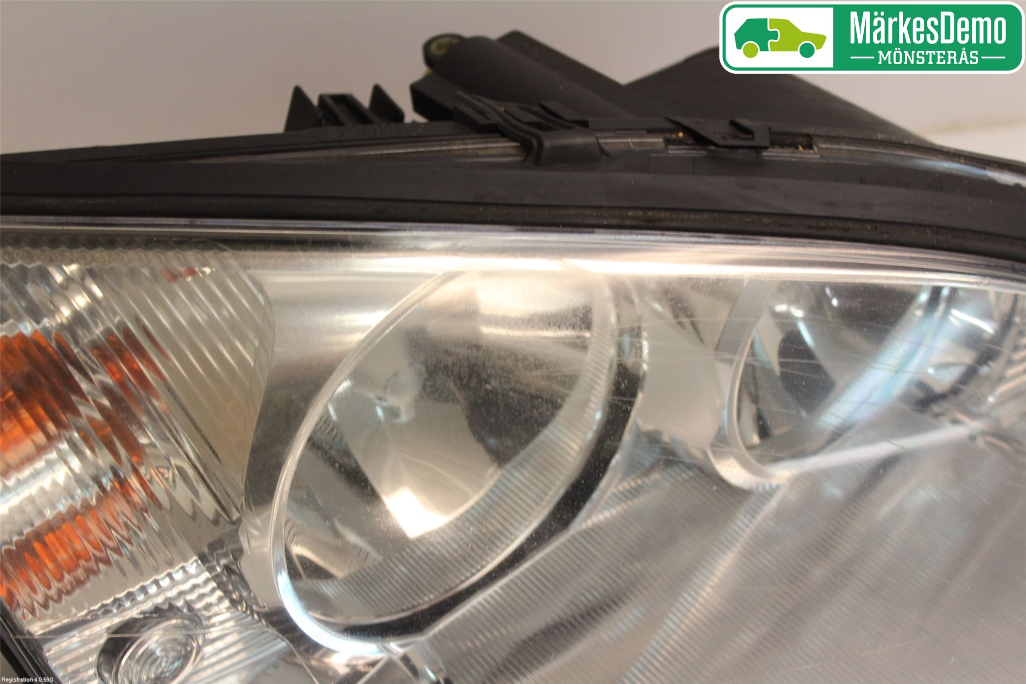 Ford MONDEO     01-06 Strålkastare Höger